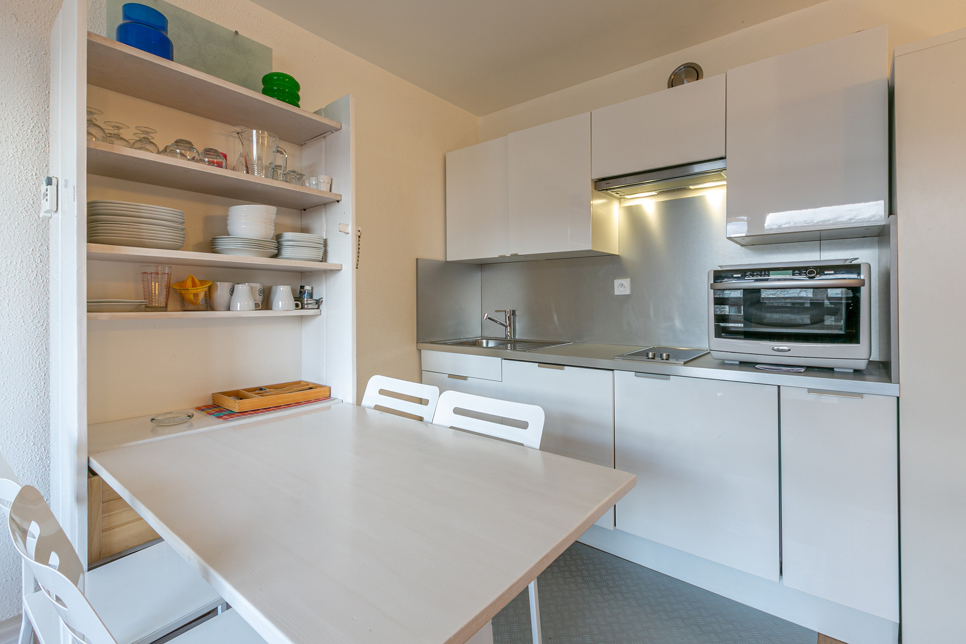 _lv_images__lot_0002340053_11_1458297