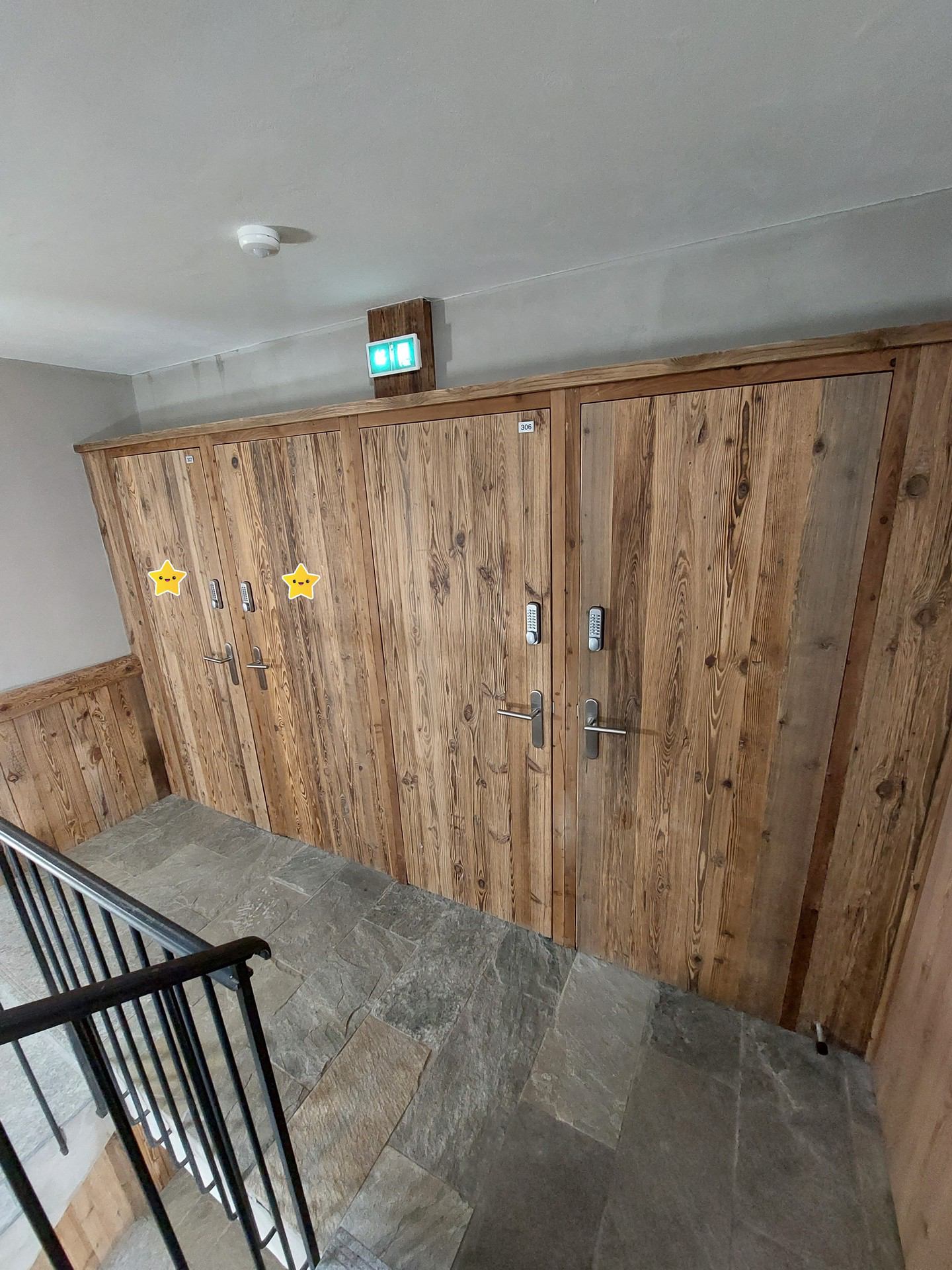 _lv_images__lot_0002340053_15_1458301