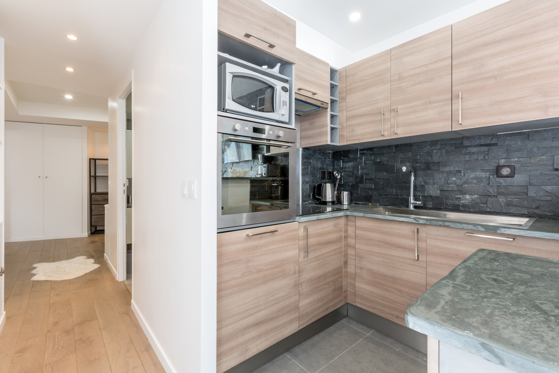 _lv_images__lot_0002340055_05_1458020