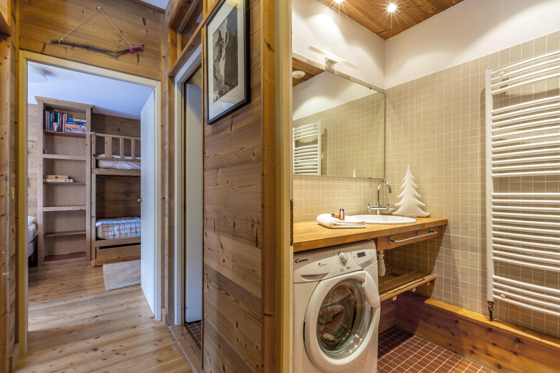 _lv_images__lot_0002340084_15_1456574