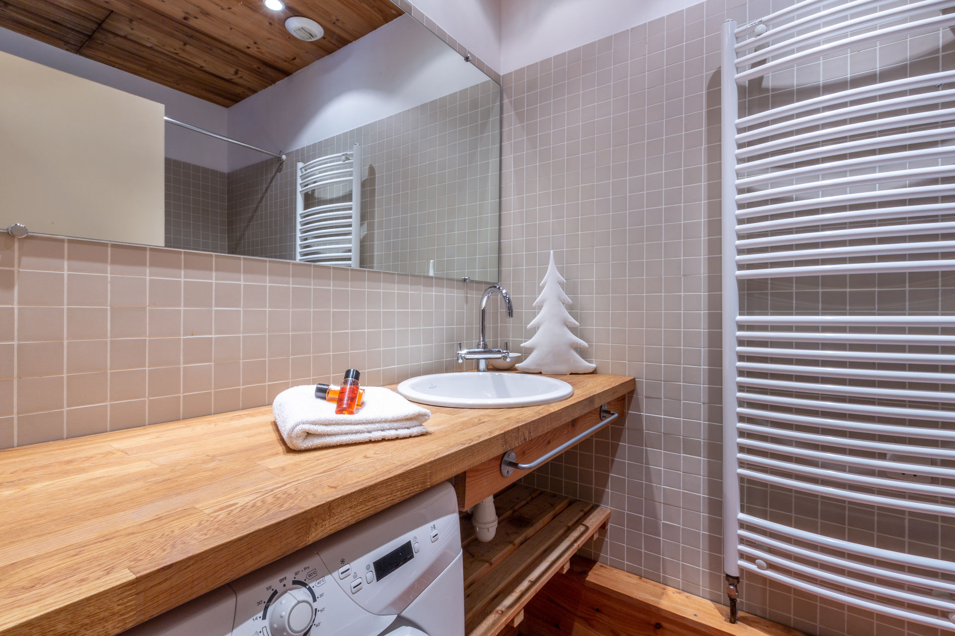 _lv_images__lot_0002340084_16_1456575