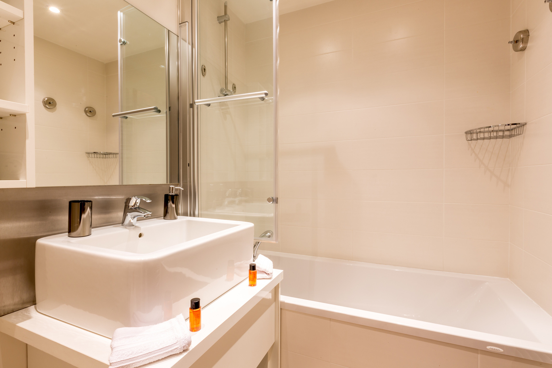 _lv_images__lot_0002340092_10_1457823