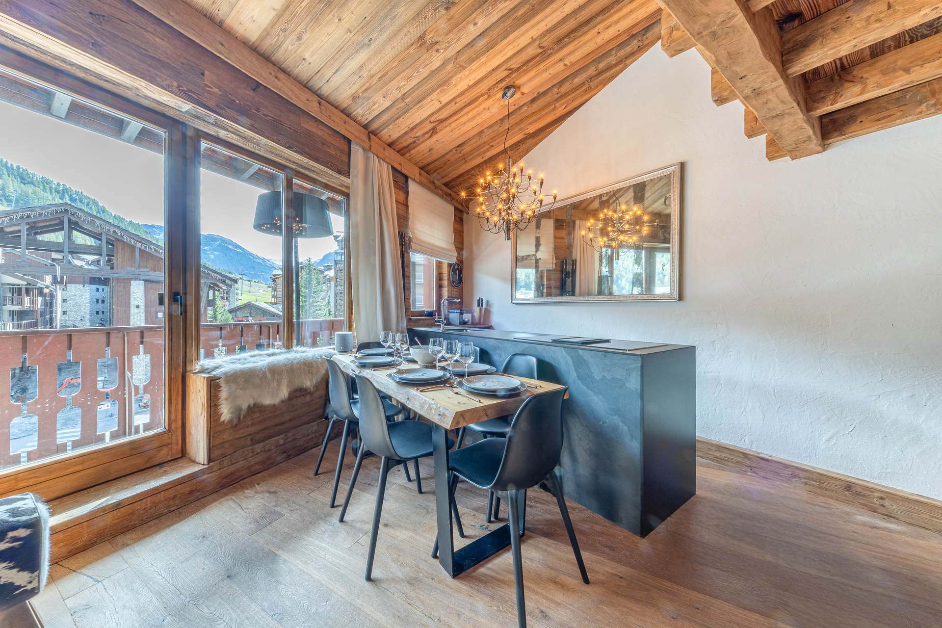 _lv_images__lot_0002340103_02_1455568