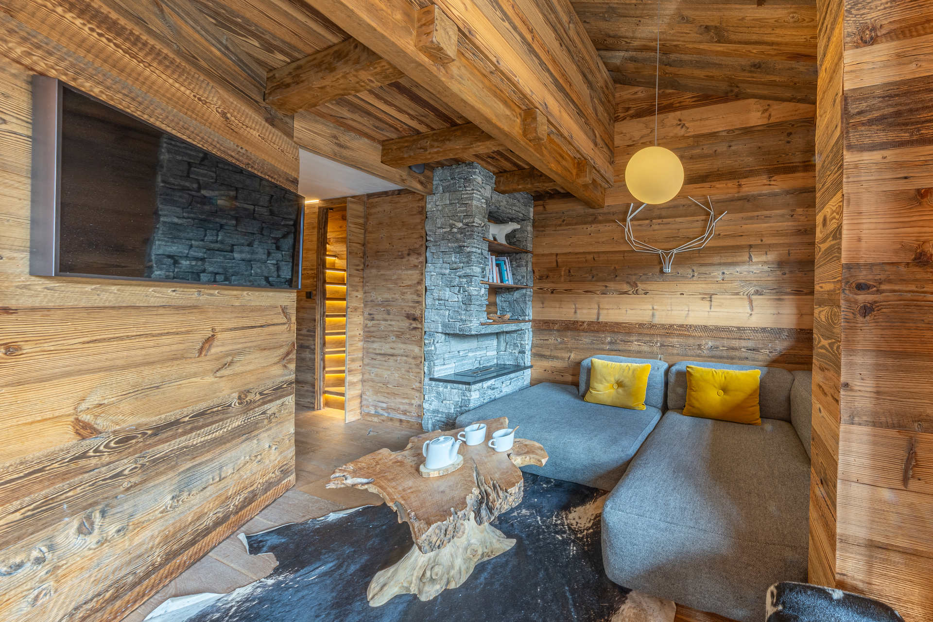 _lv_images__lot_0002340103_06_1455572