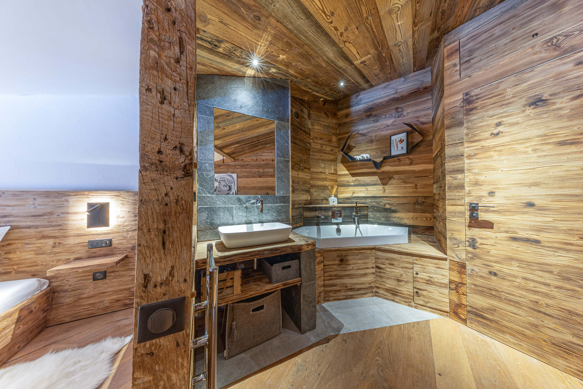 _lv_images__lot_0002340103_14_1455580