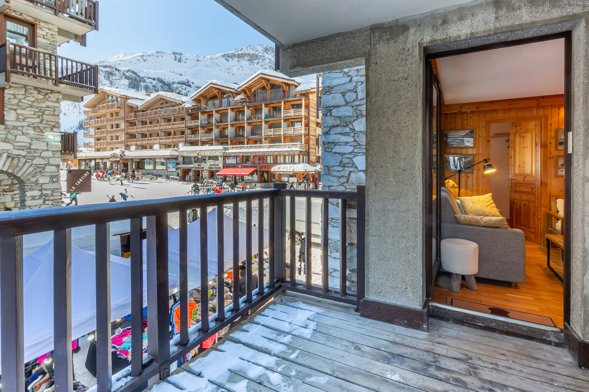 _lv_images__lot_0002340105_15_1456988