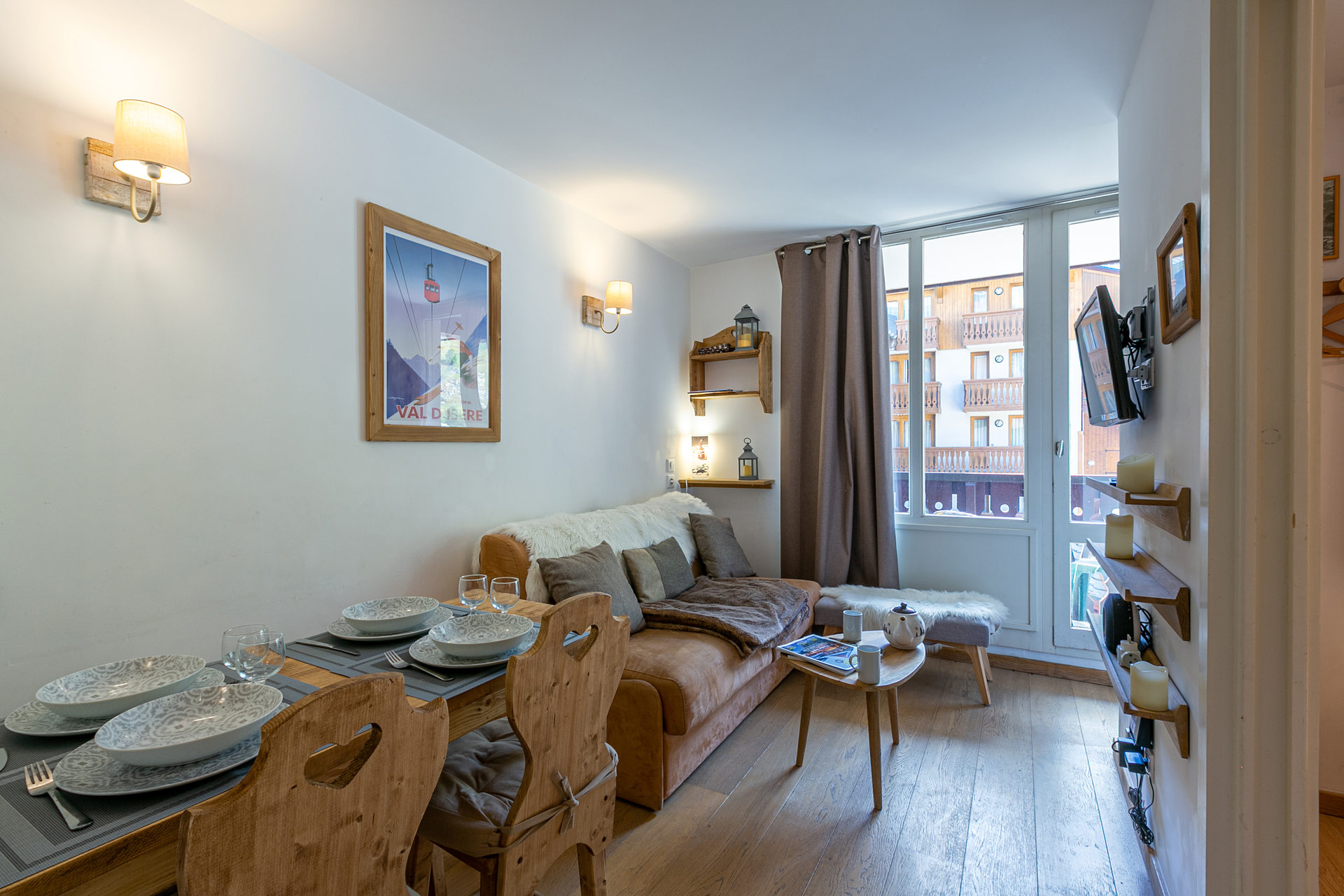 _lv_images__lot_0002340111_01_1458273