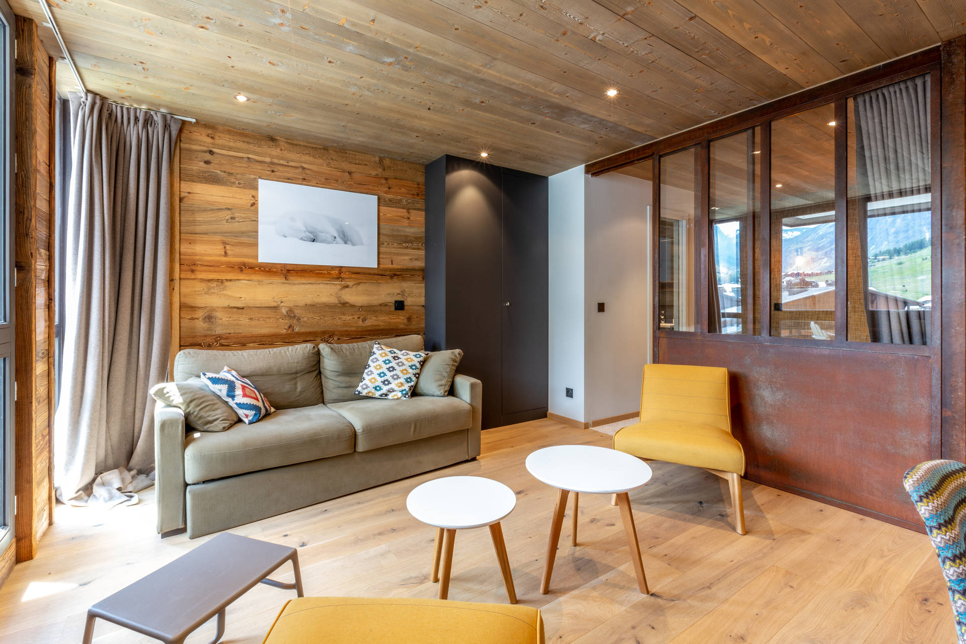 _lv_images__lot_0002340120_02_1455353