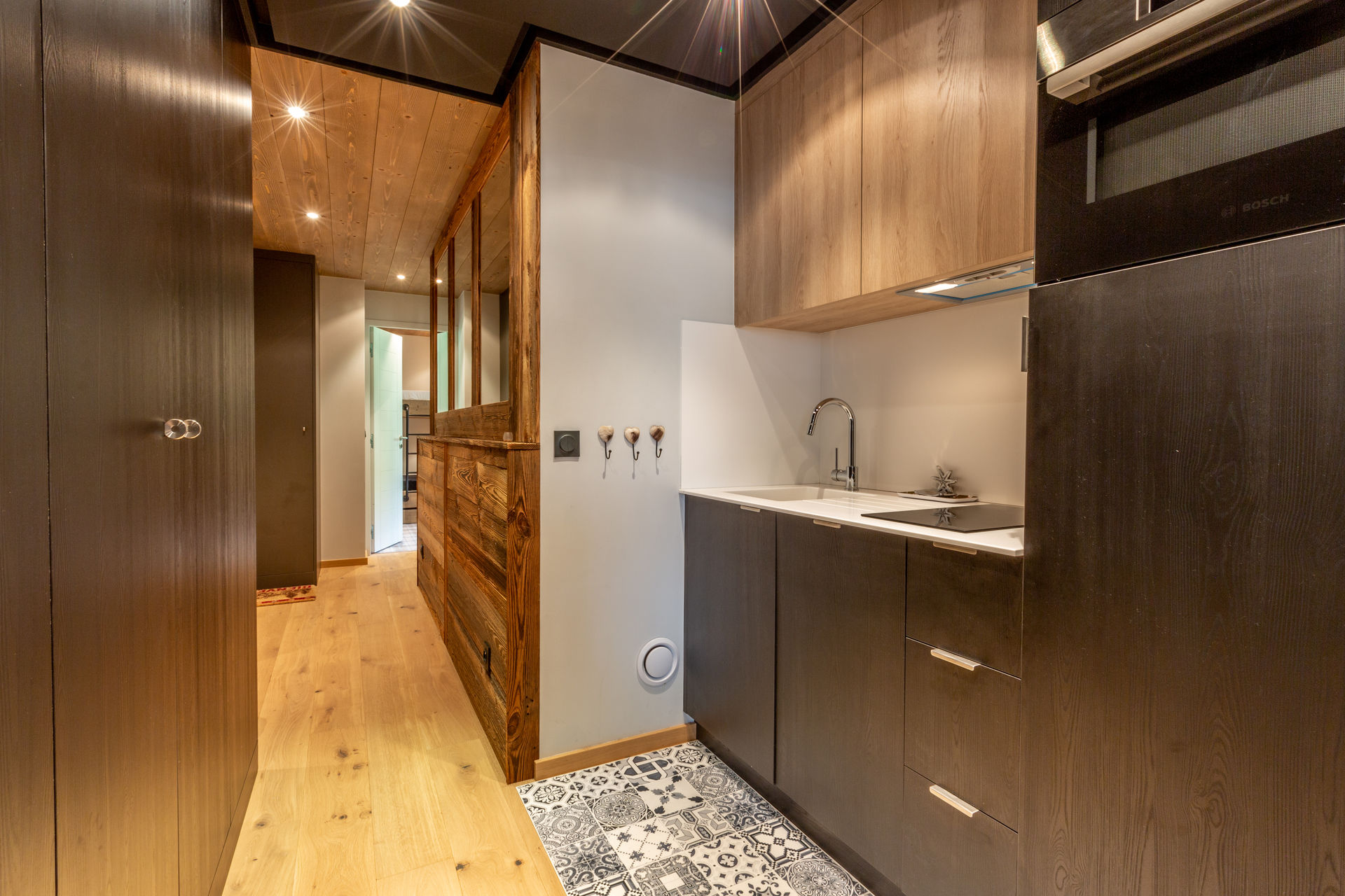 _lv_images__lot_0002340120_05_1455356