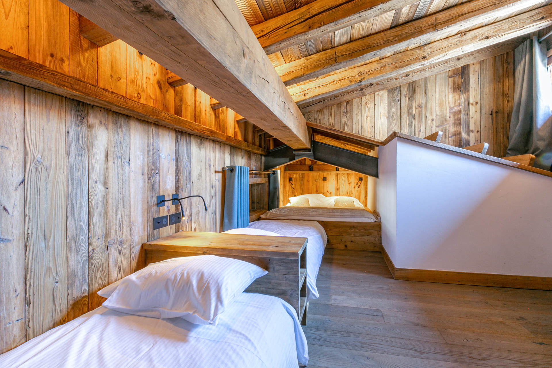 _lv_images__lot_0002340127_12_1456386