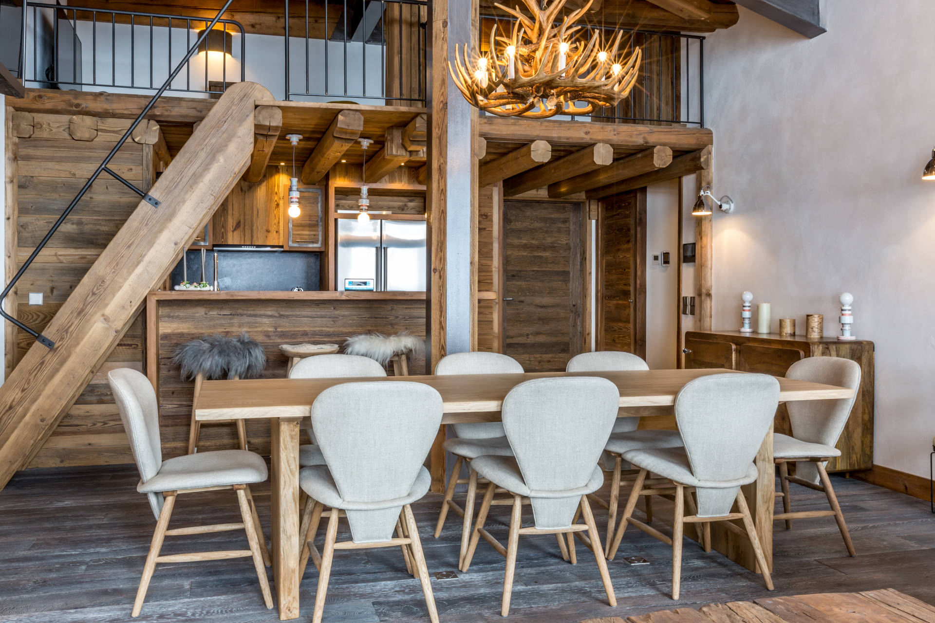 _lv_images__lot_0002340128_04_1454757