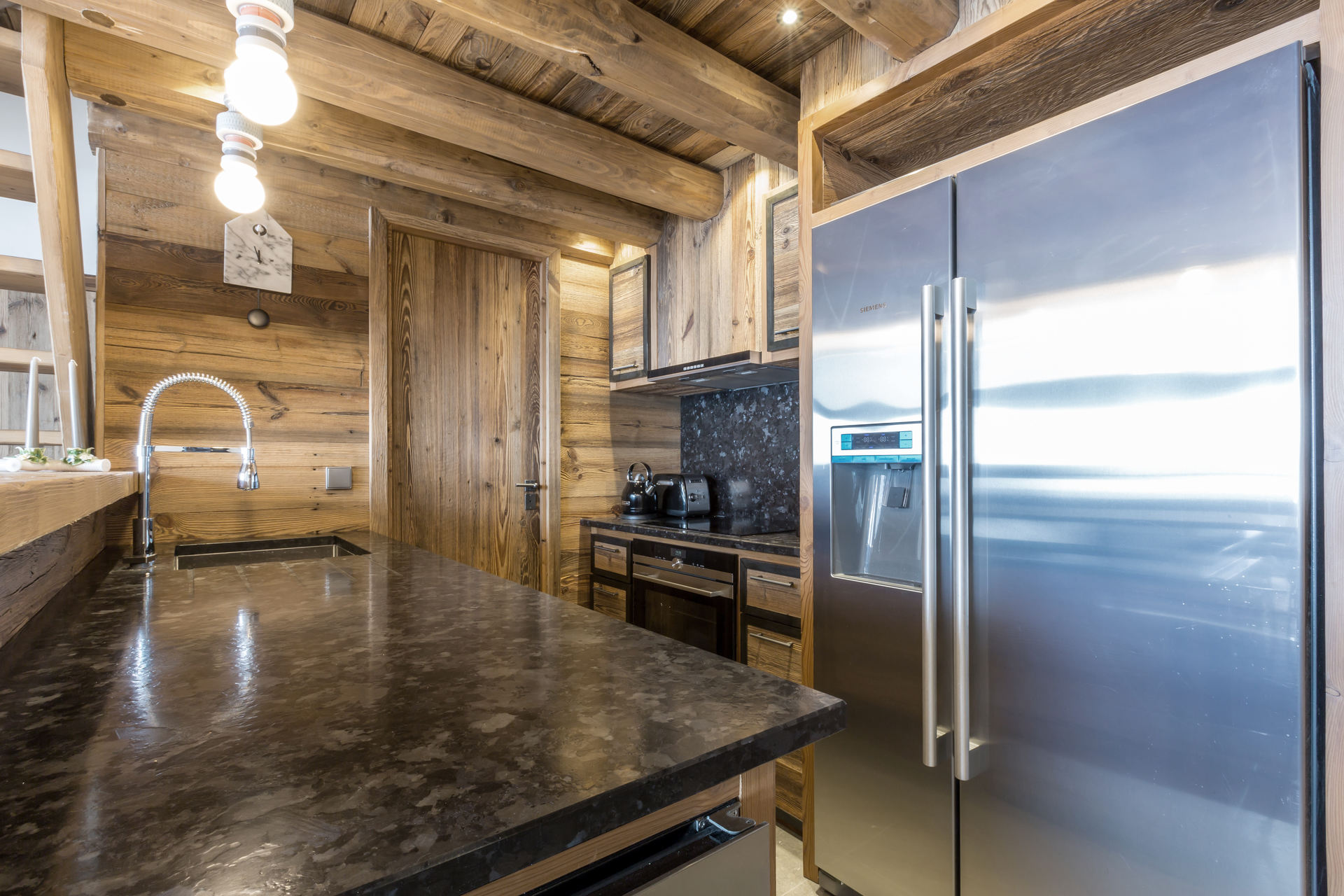 _lv_images__lot_0002340128_06_1454759