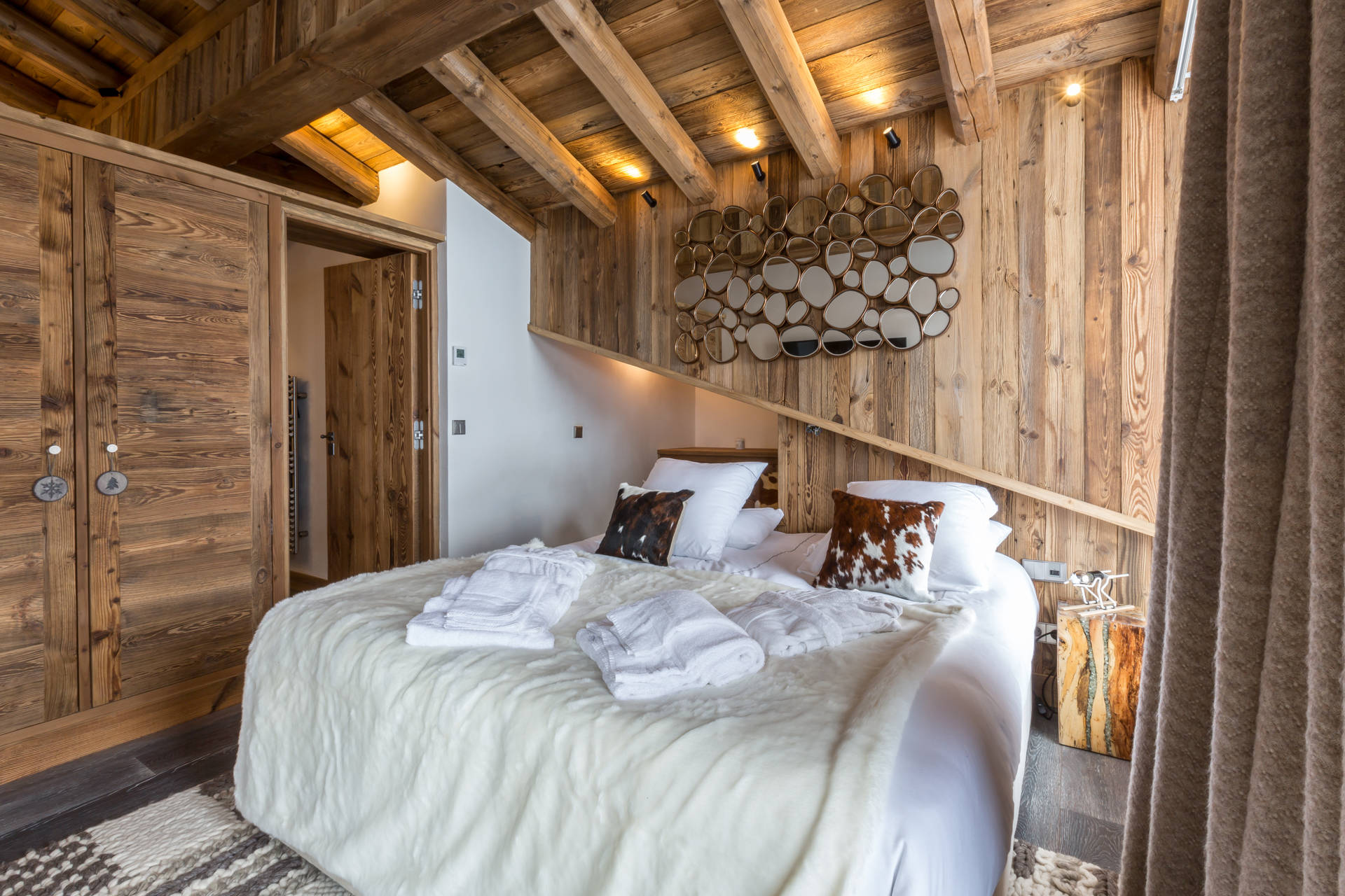 _lv_images__lot_0002340128_08_1454761