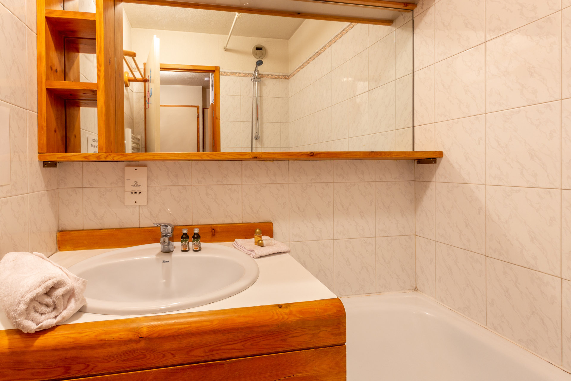 _lv_images__lot_0002340129_09_1458717