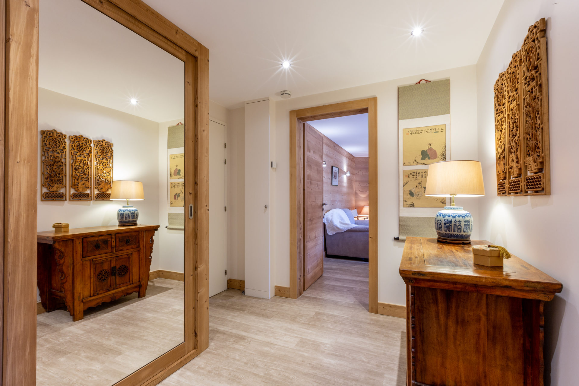 _lv_images__lot_0002340135_08_1455176