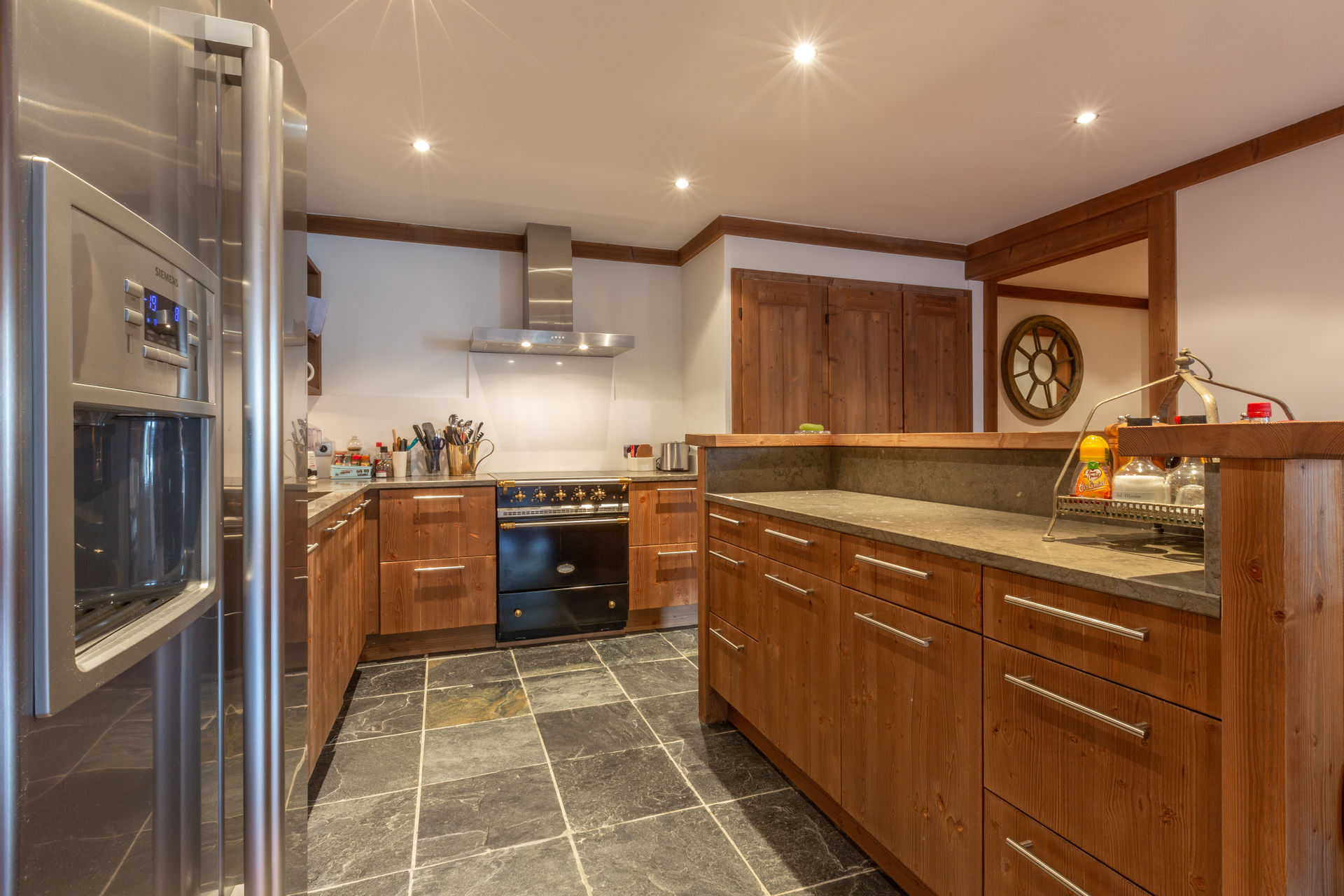 _lv_images__lot_0002340137_06_1456733