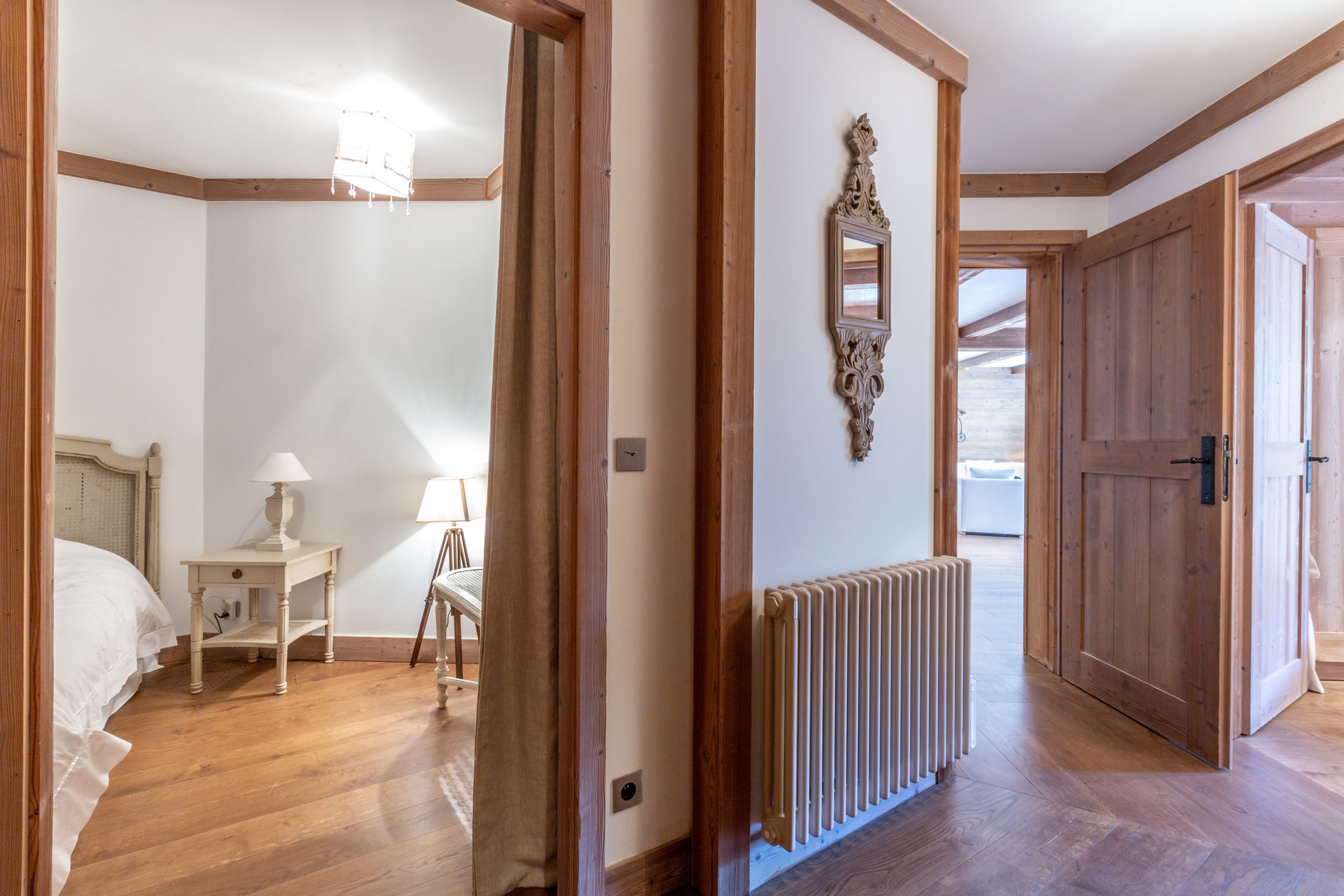 _lv_images__lot_0002340137_08_1456735