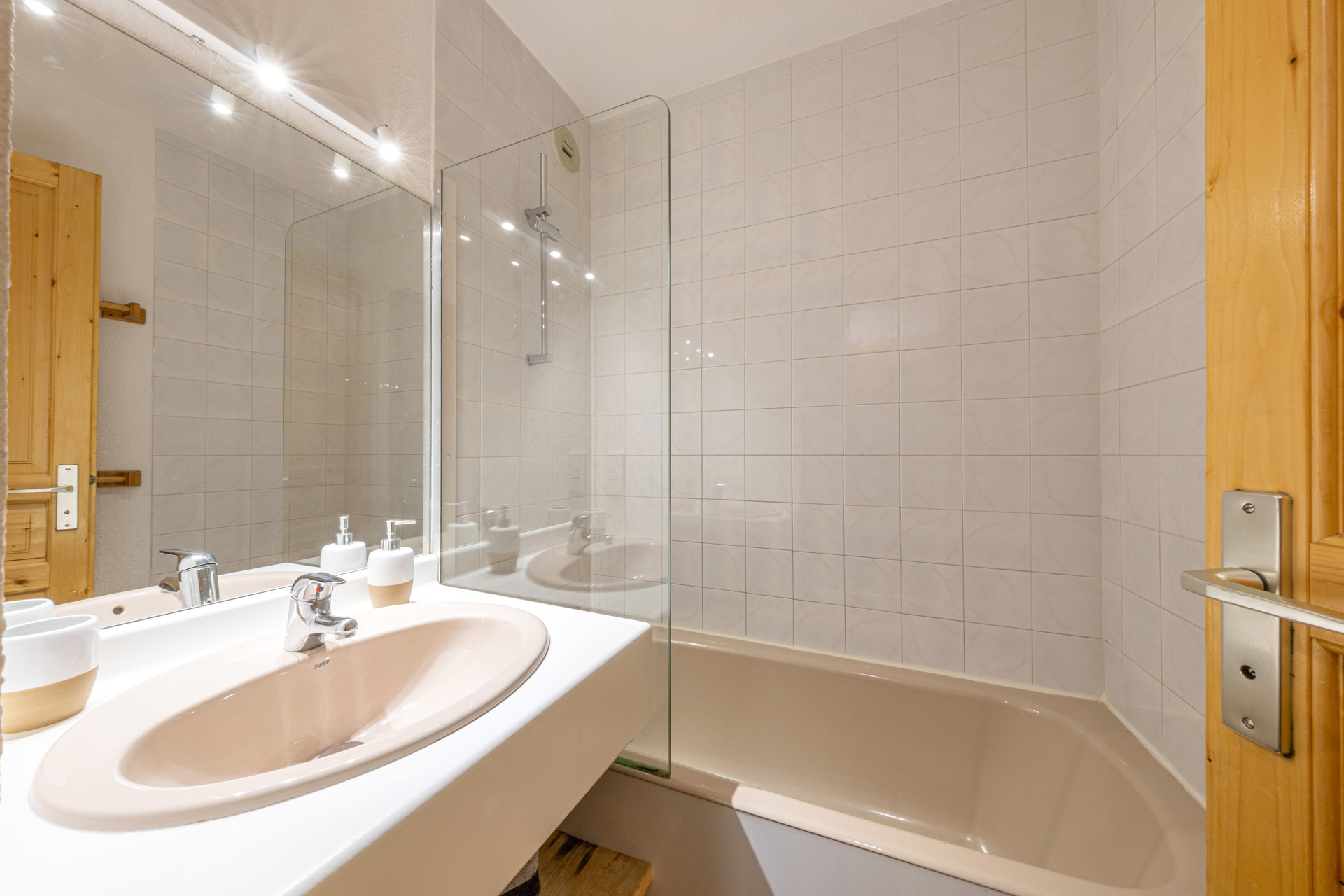 _lv_images__lot_0002340138_11_1457520