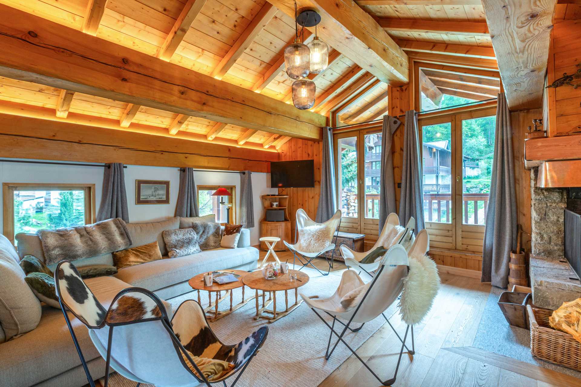 _lv_images__lot_0002340142_01_1454598