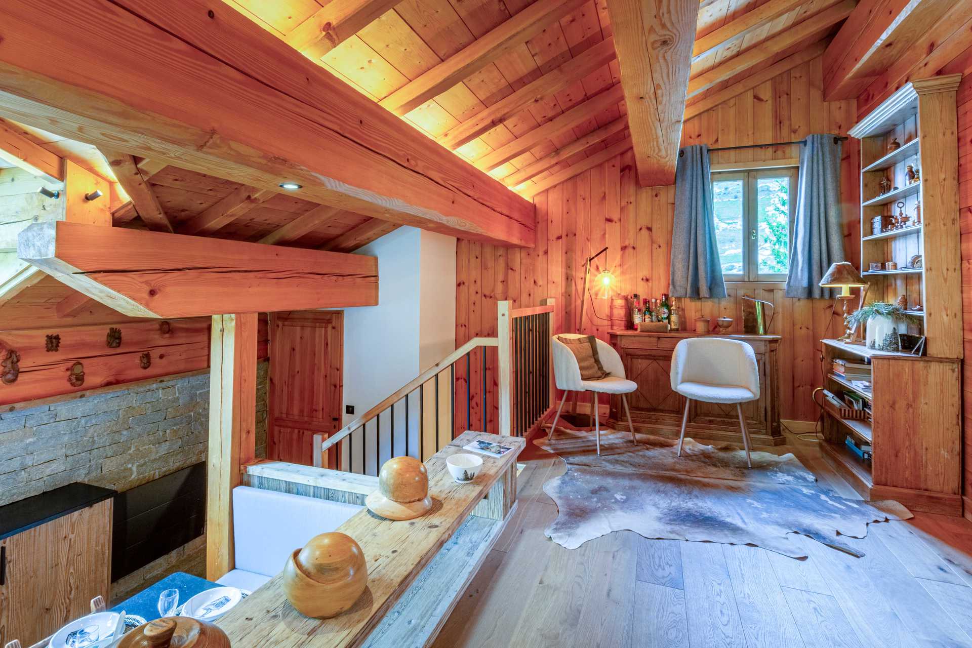 _lv_images__lot_0002340142_04_1454601