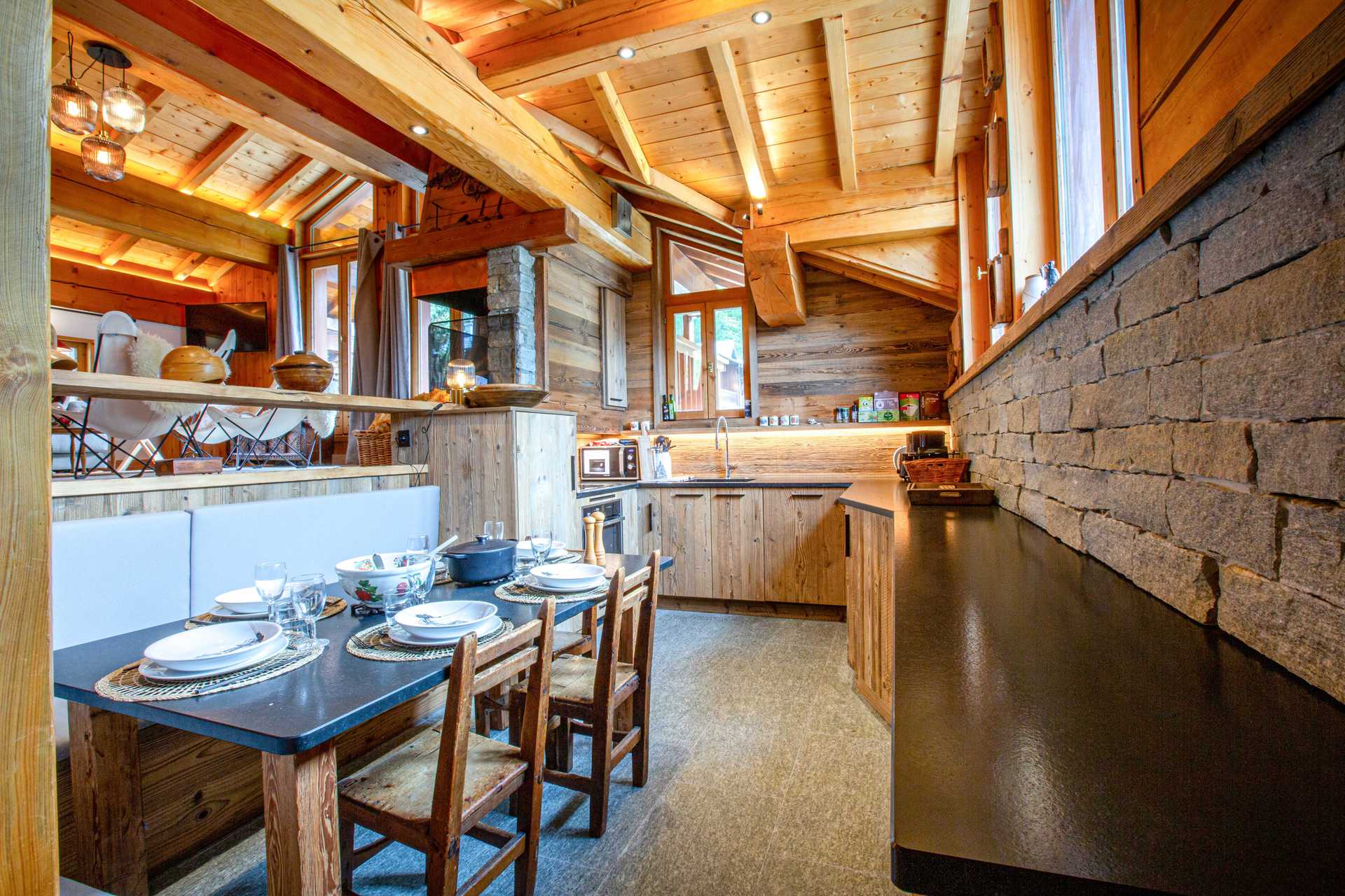 _lv_images__lot_0002340142_05_1454602