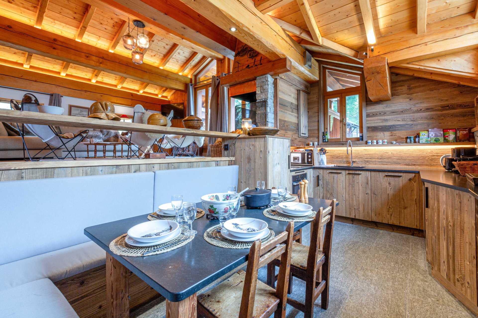 _lv_images__lot_0002340142_06_1454603