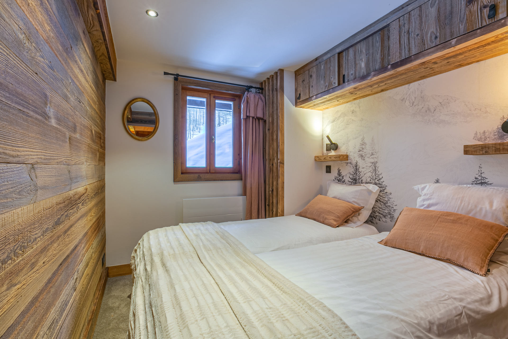 _lv_images__lot_0002340142_08_1454605