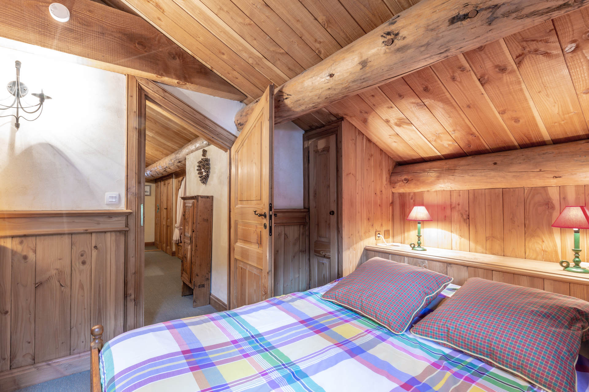 _lv_images__lot_0002340143_09_1454889