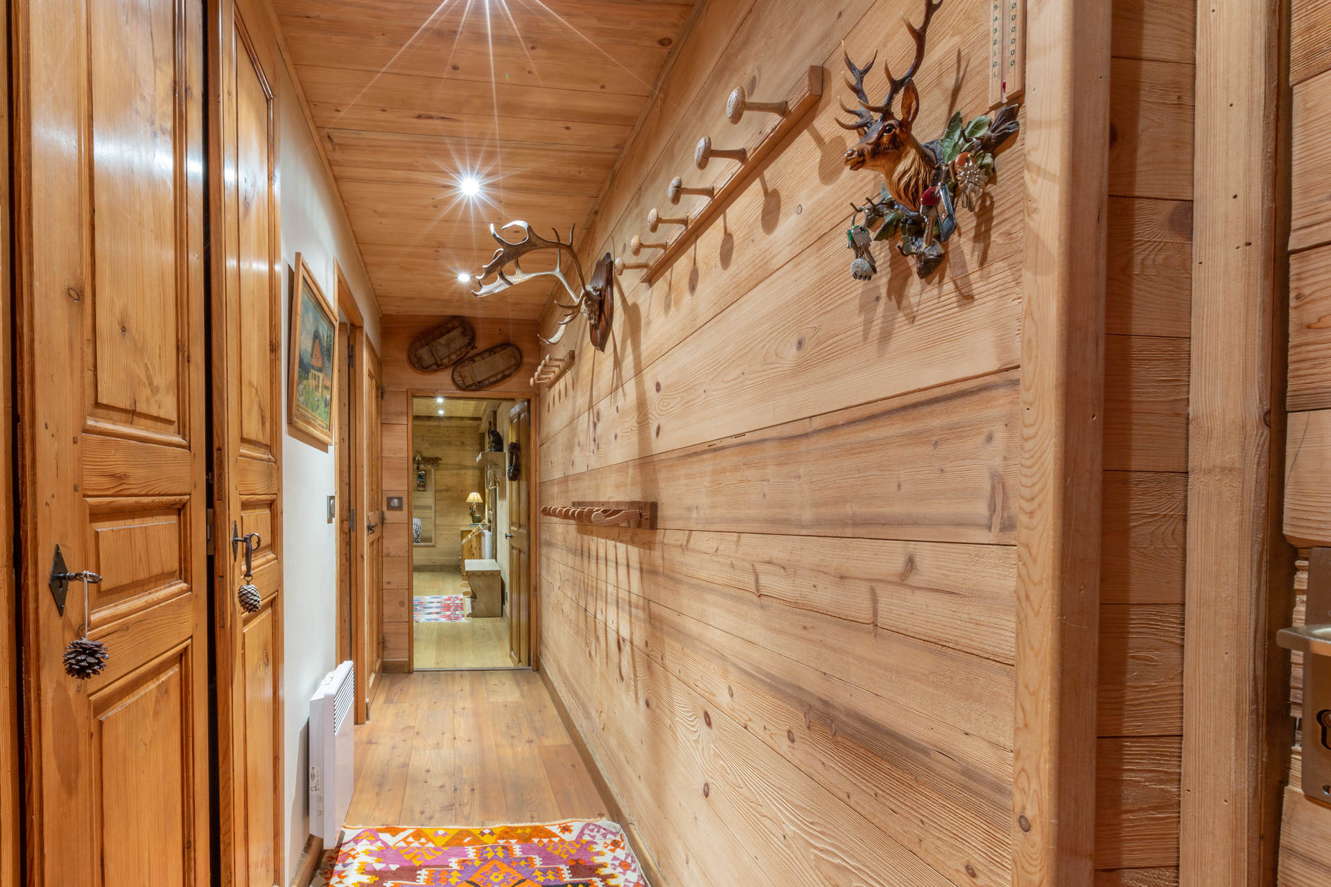 _lv_images__lot_0002340144_05_1454570