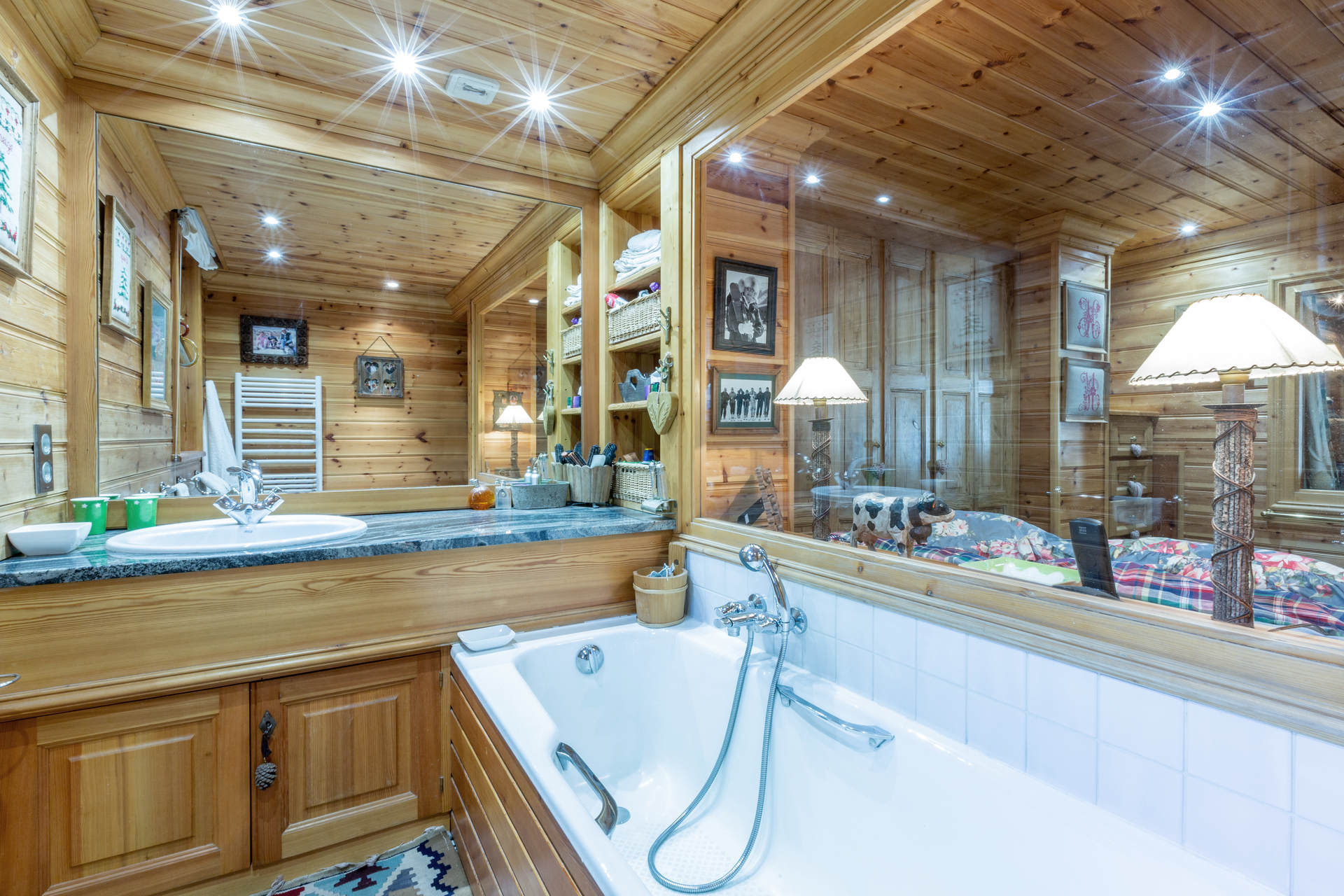 _lv_images__lot_0002340144_07_1454572