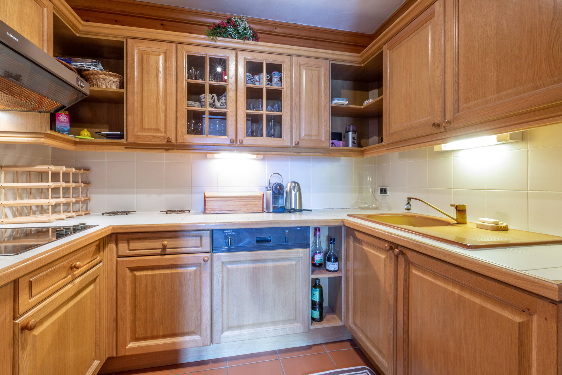 _lv_images__lot_0002340163_09_1456353