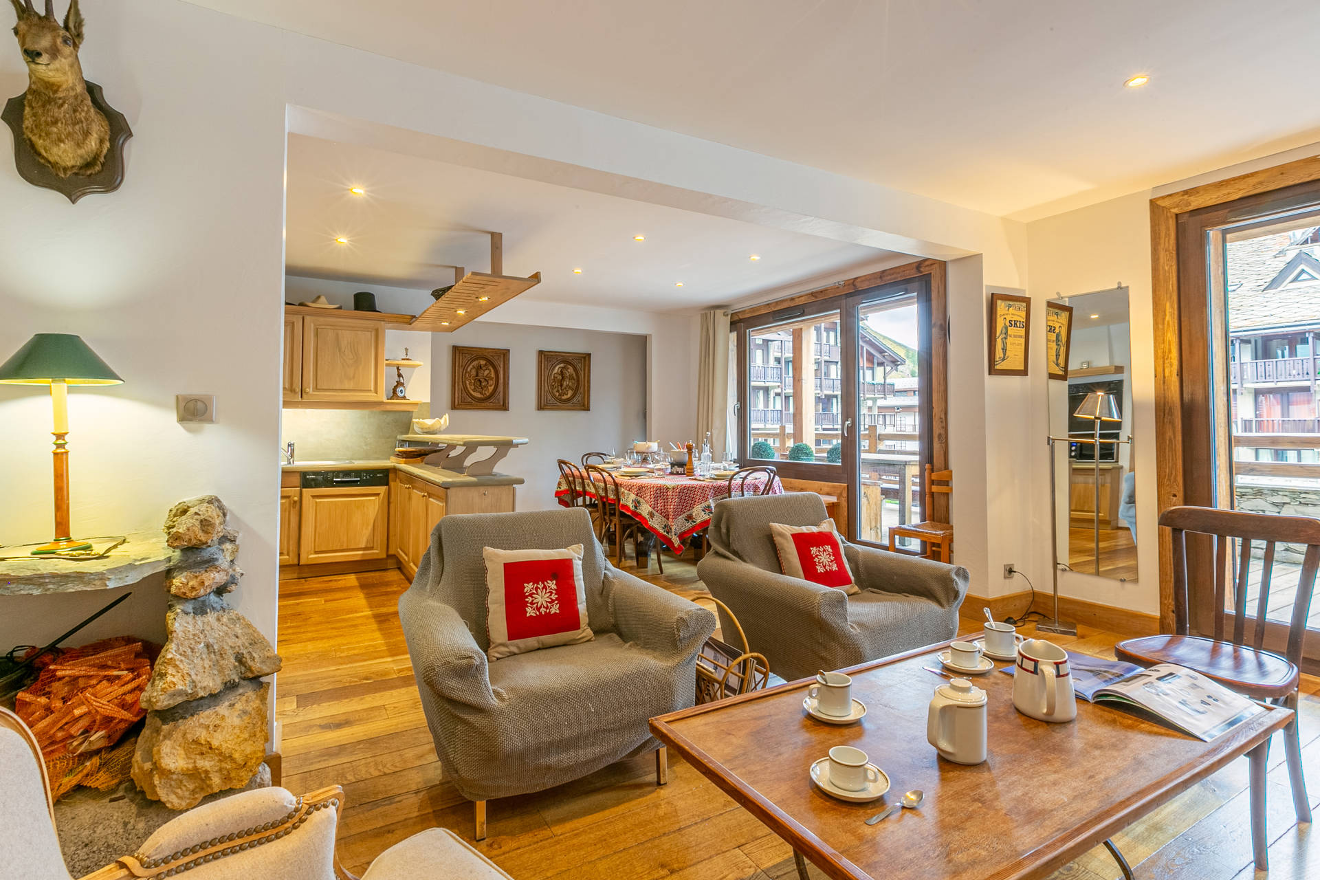 _lv_images__lot_0002340165_03_1456930