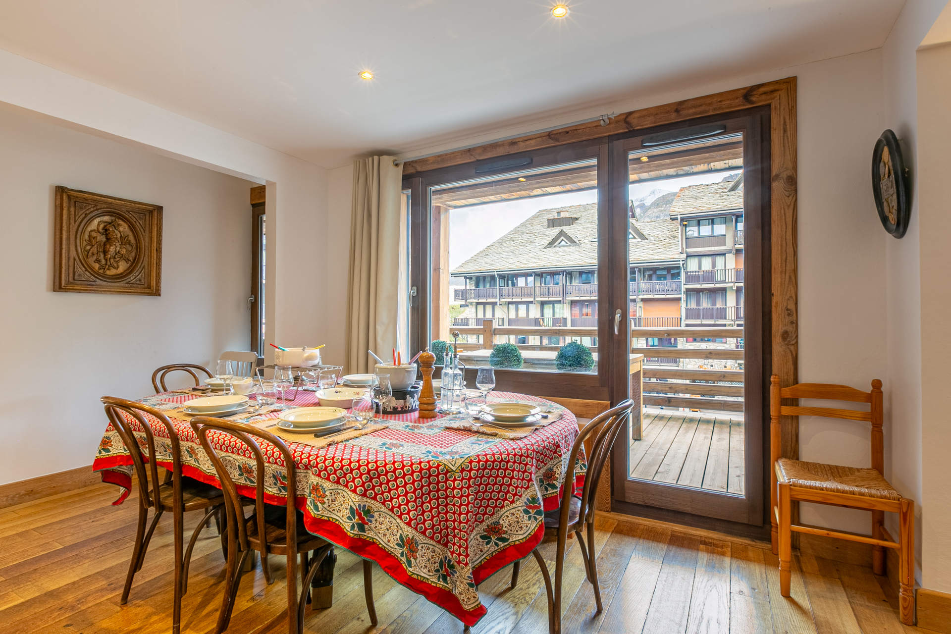 _lv_images__lot_0002340165_05_1456932