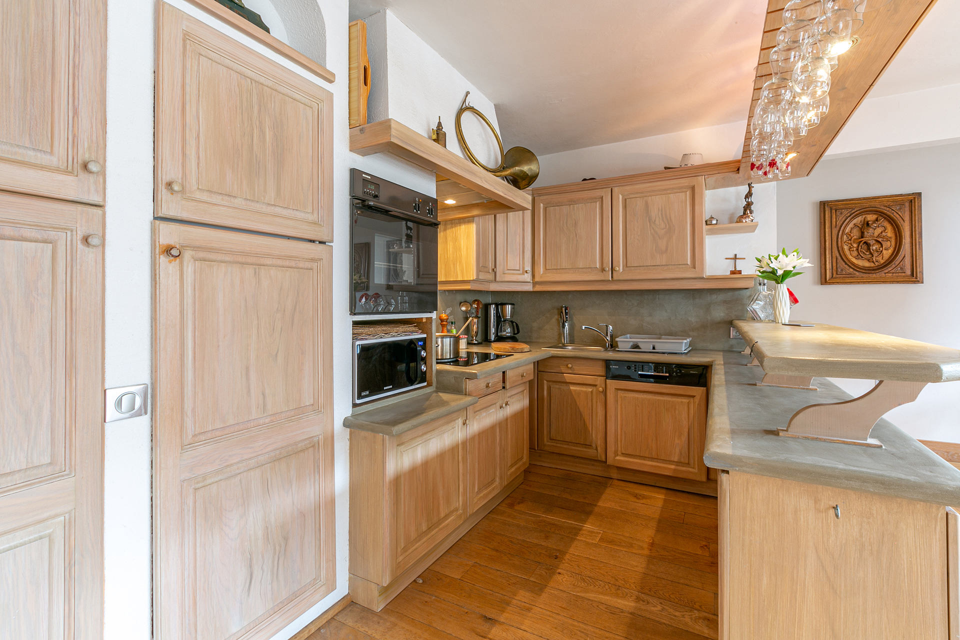 _lv_images__lot_0002340165_07_1456934