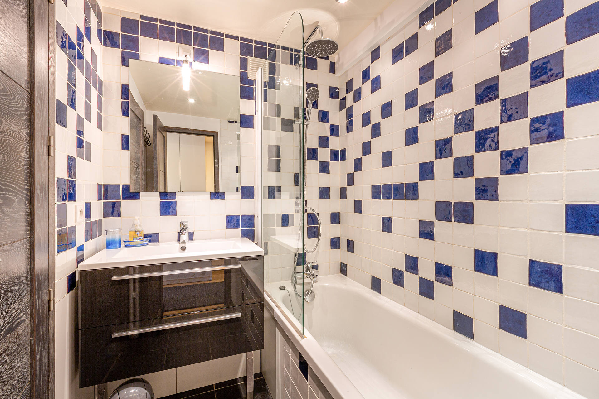 _lv_images__lot_0002340169_08_1456155