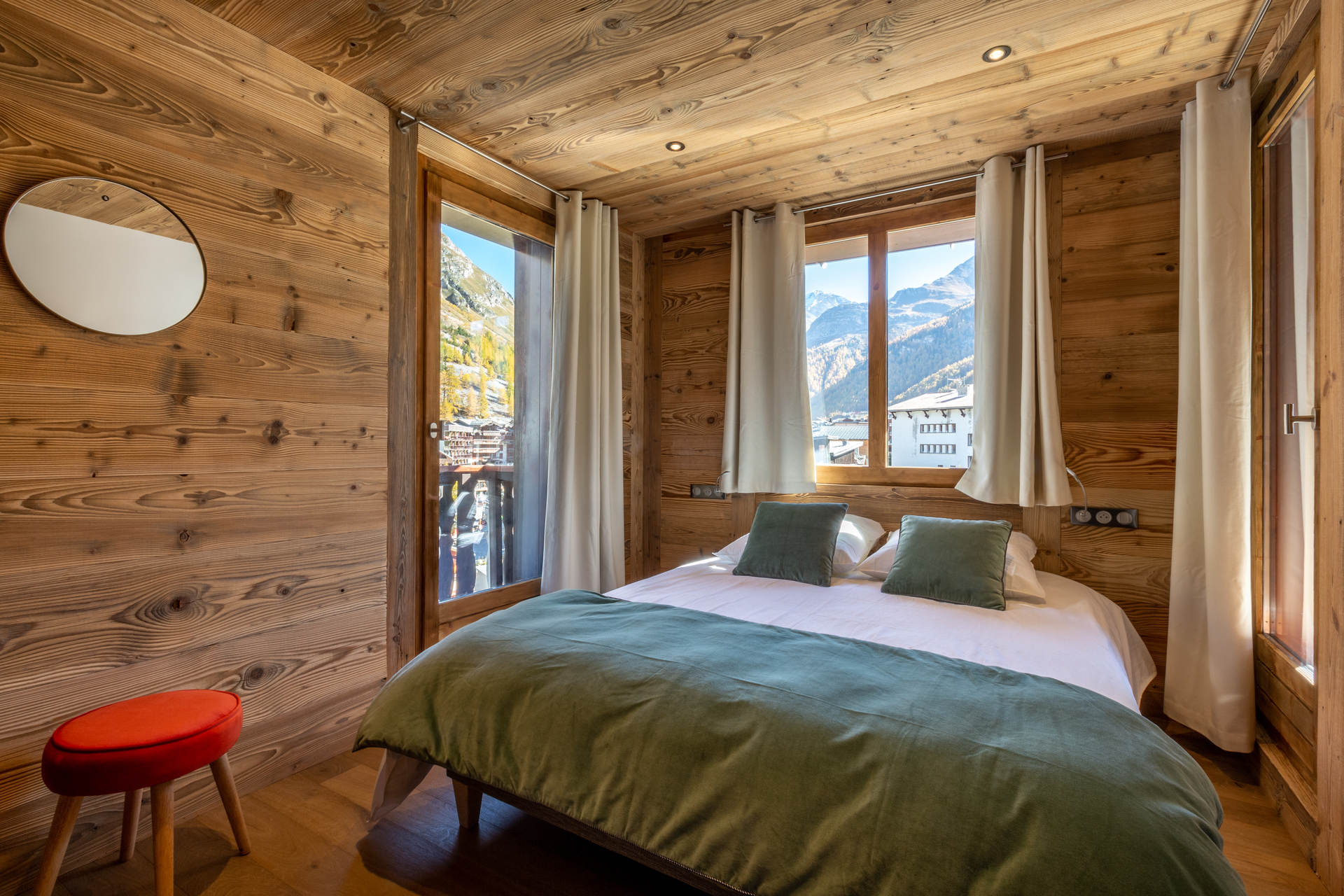 _lv_images__lot_0002340172_08_1457380