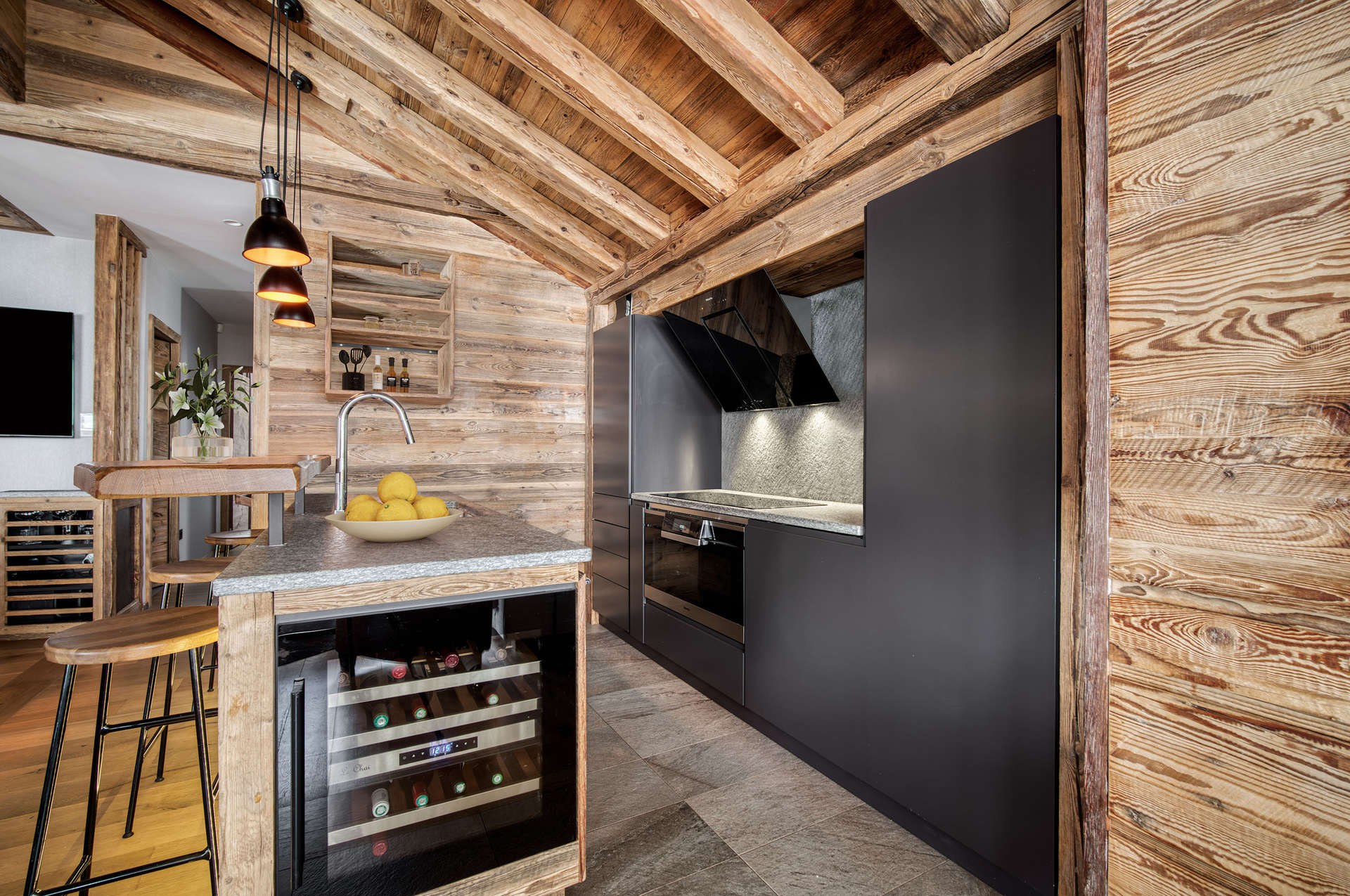 _lv_images__lot_0002340175_07_1454348