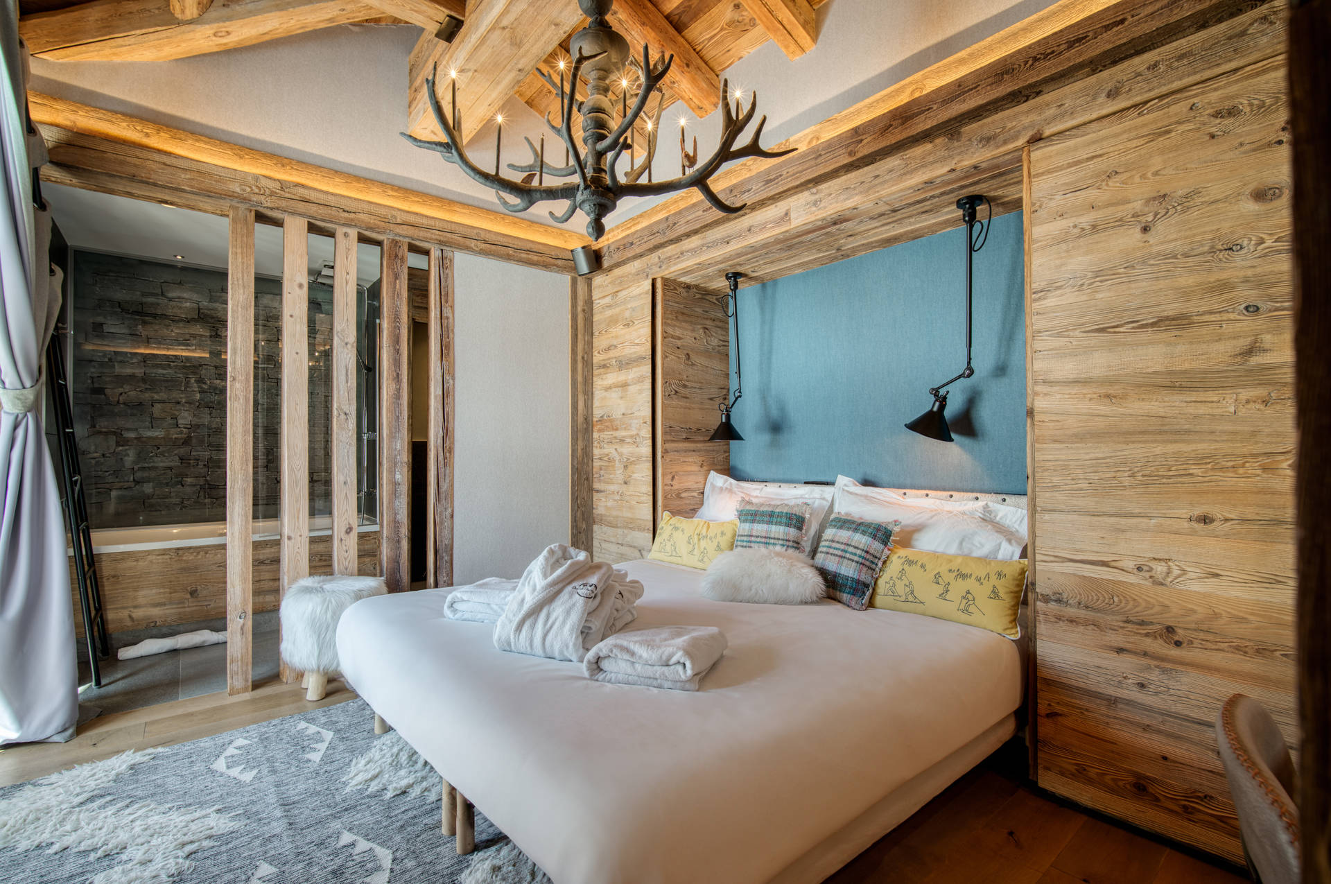 _lv_images__lot_0002340175_08_1454349