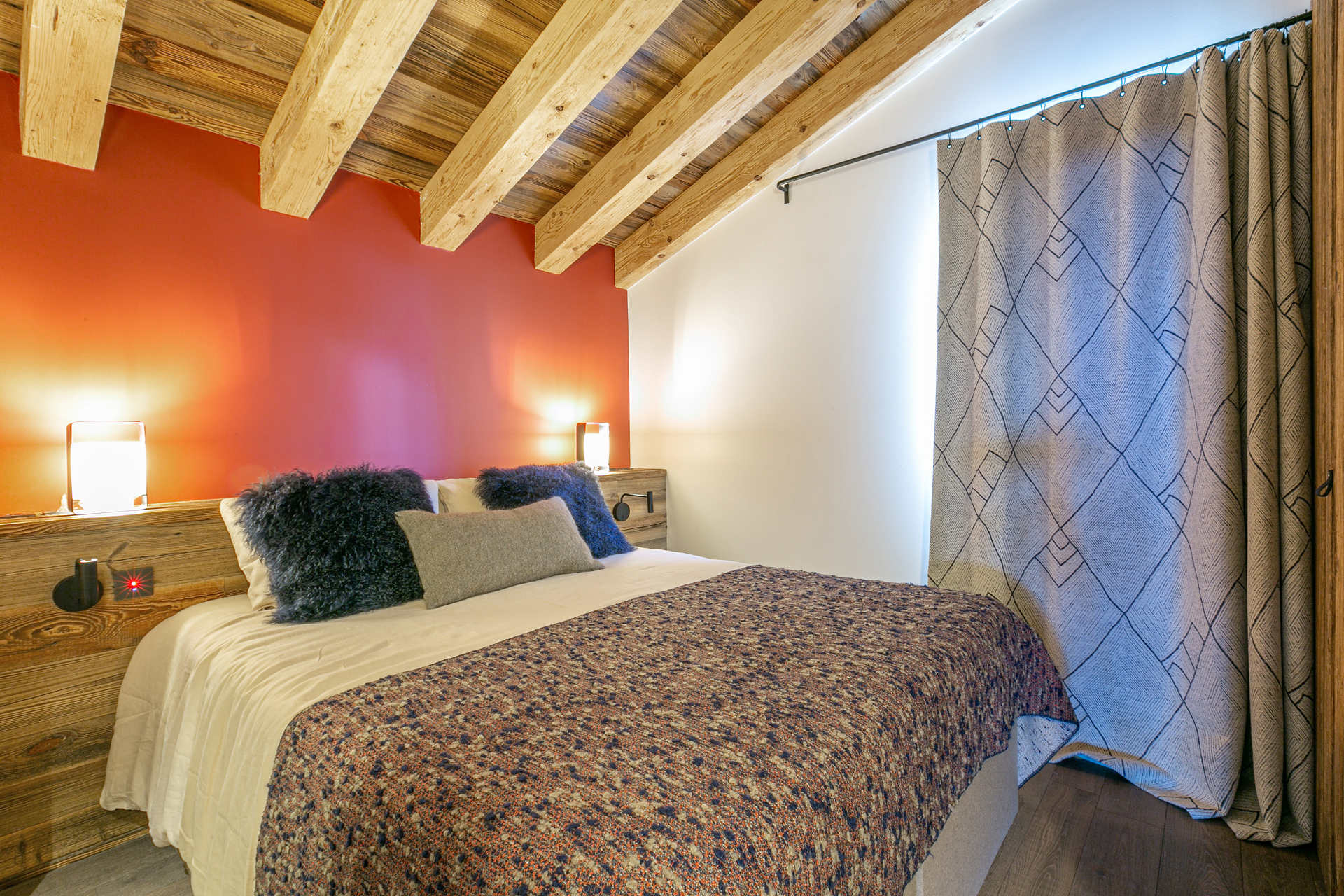 _lv_images__lot_0002340179_07_1454444