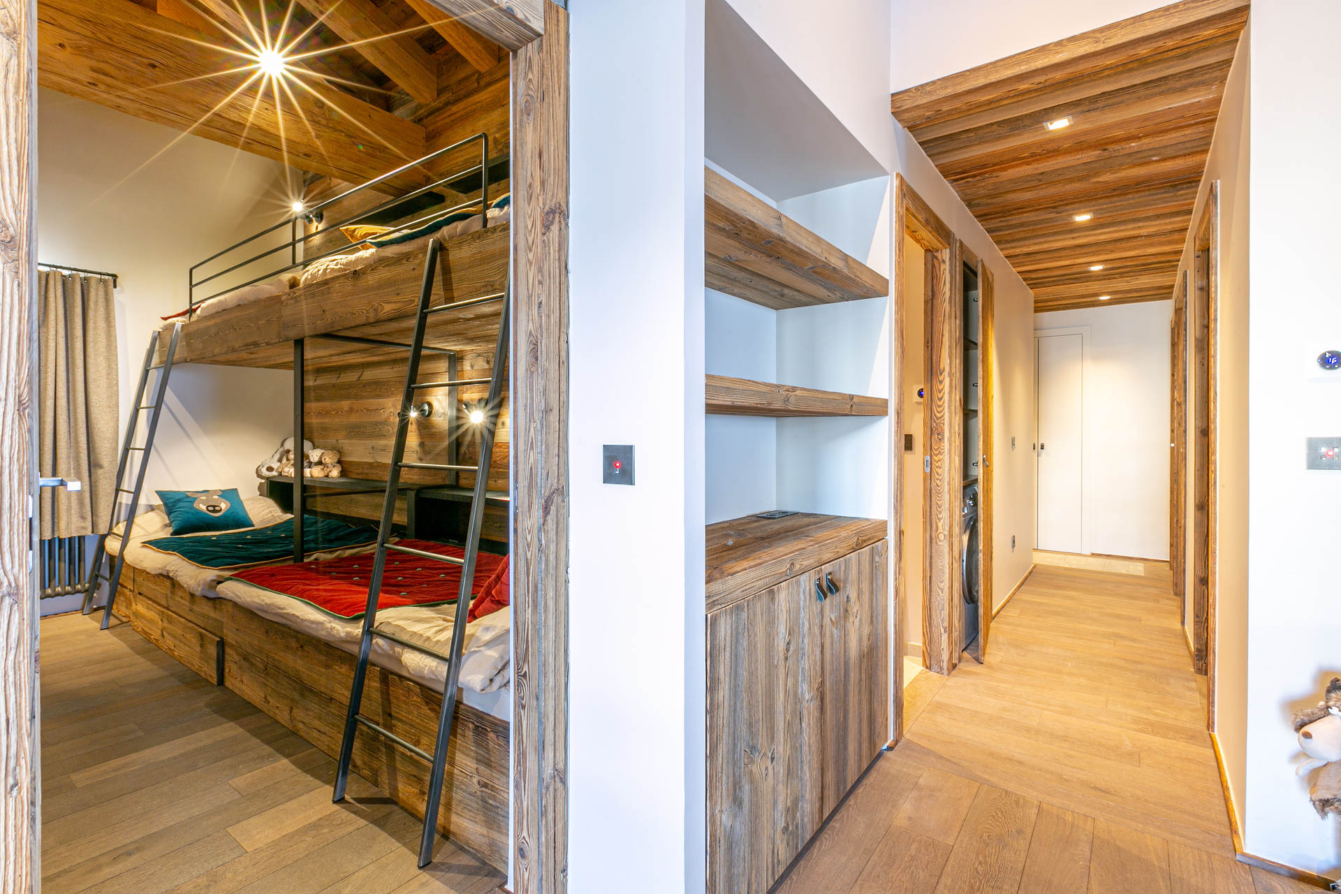 _lv_images__lot_0002340179_09_1454446