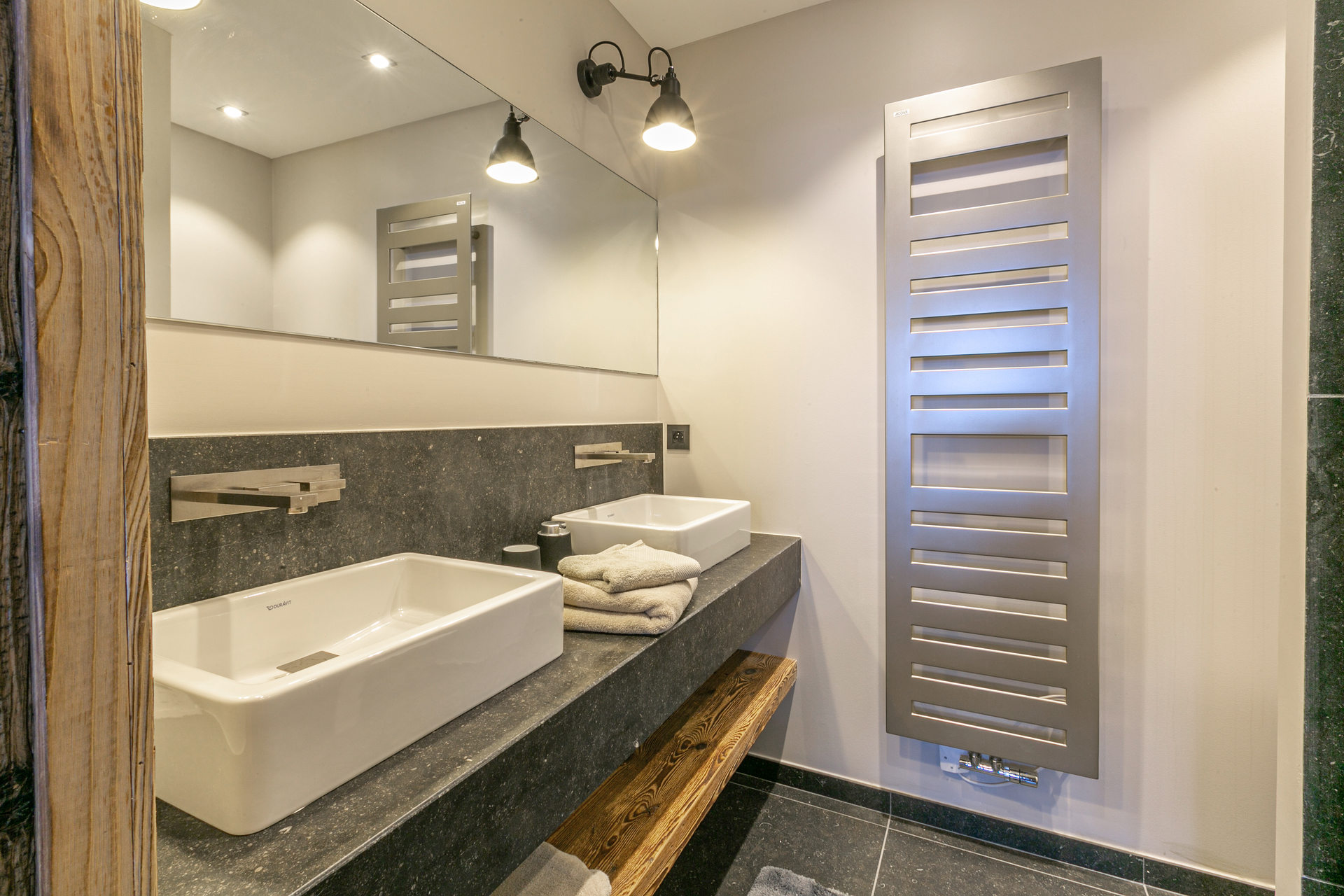 _lv_images__lot_0002340179_10_1454447