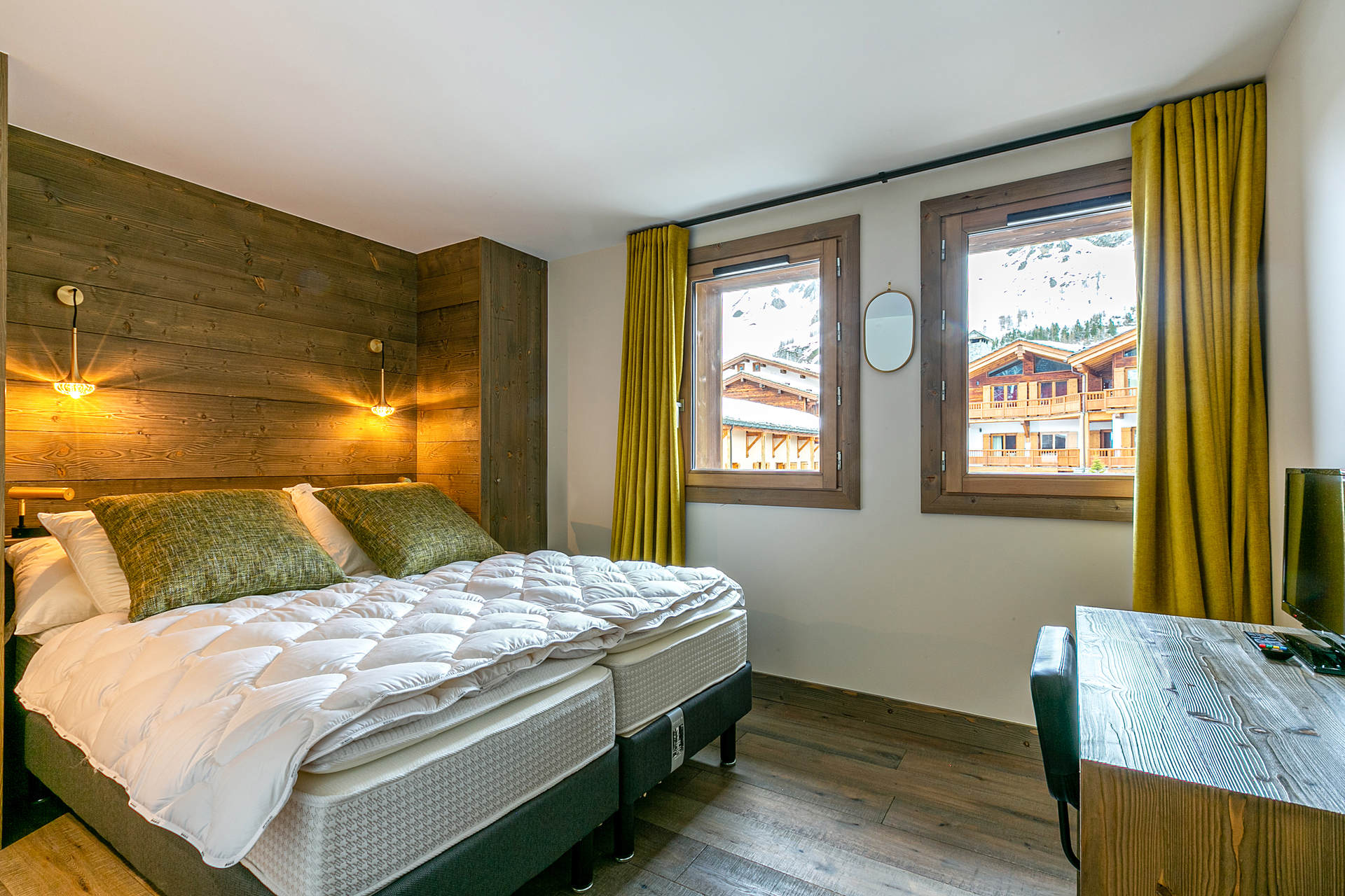 _lv_images__lot_0002340181_09_1454683