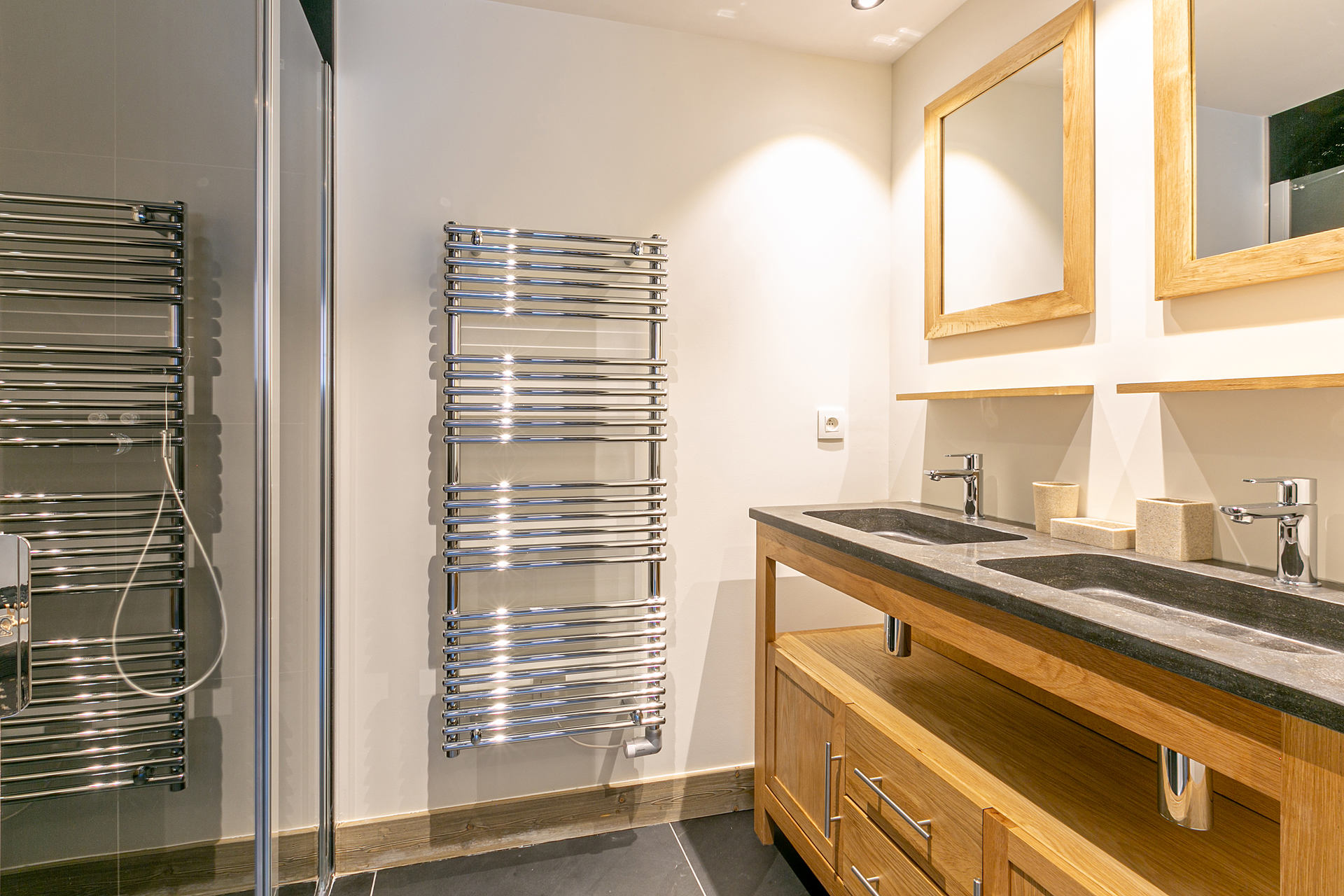 _lv_images__lot_0002340181_11_1454685