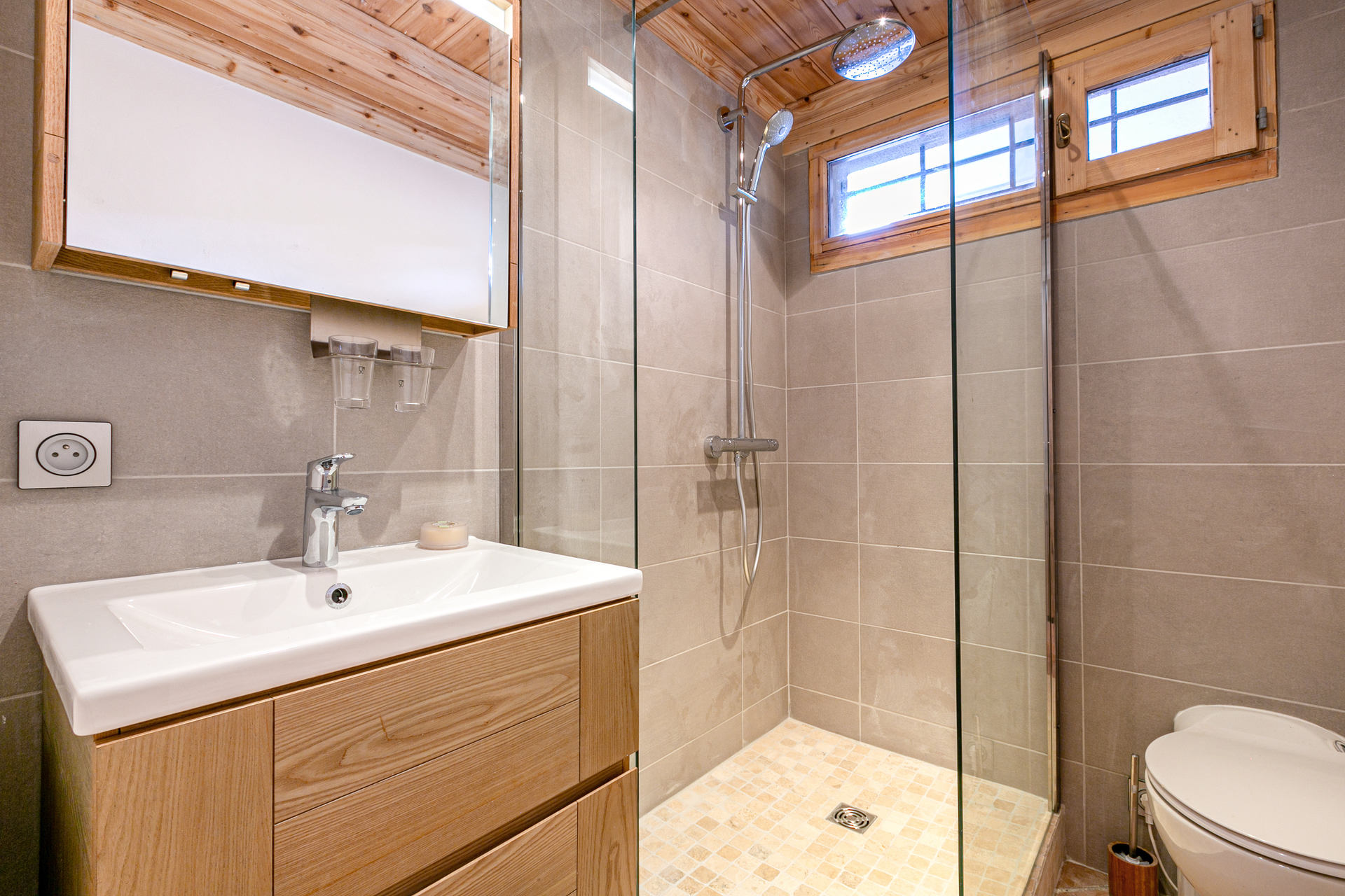 _lv_images__lot_0002340186_09_1455905