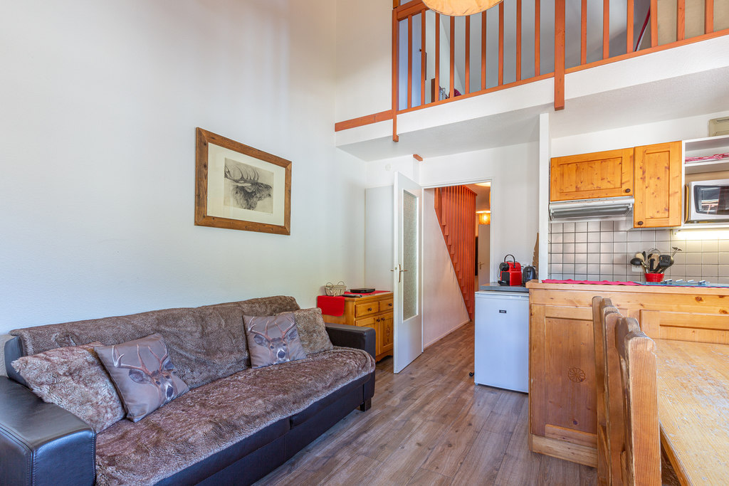 _lv_images__lot_0002340188_01_1457541