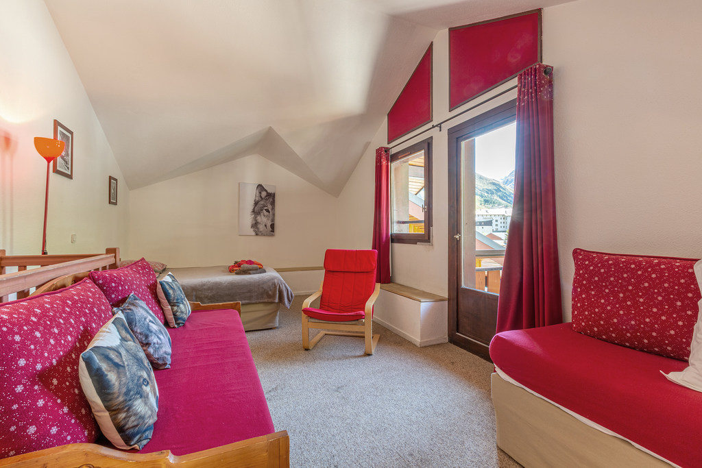 _lv_images__lot_0002340188_05_1457545