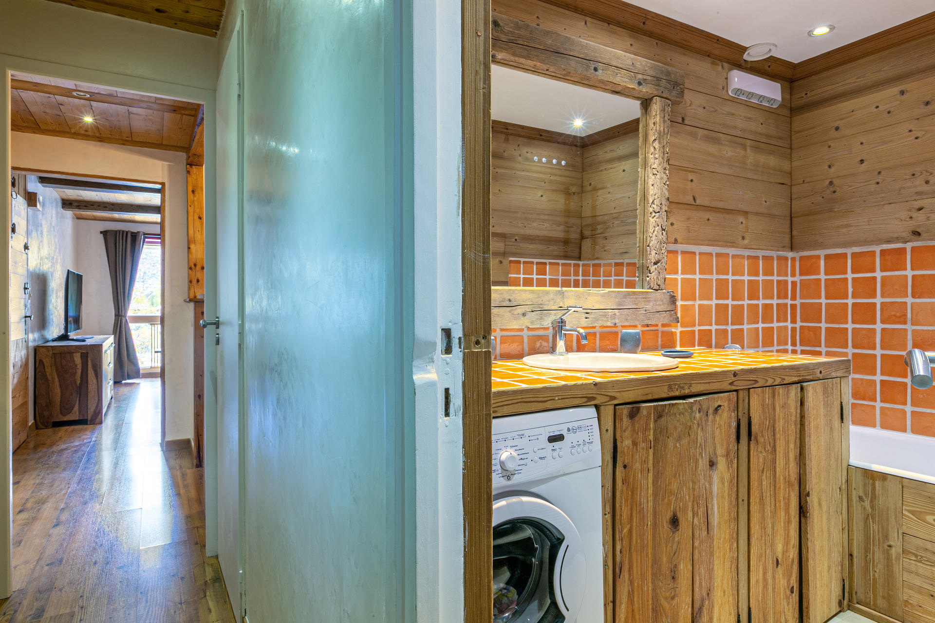 _lv_images__lot_0002340192_08_1457670