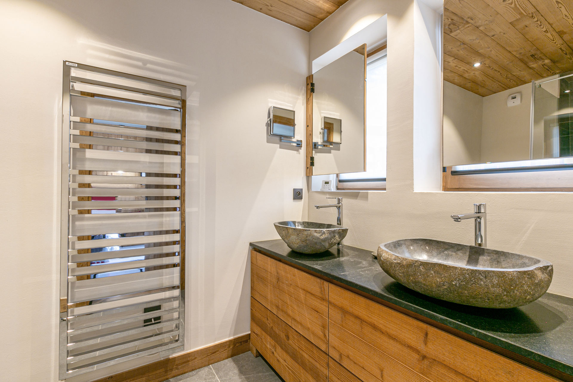 _lv_images__lot_0002340193_12_1454671