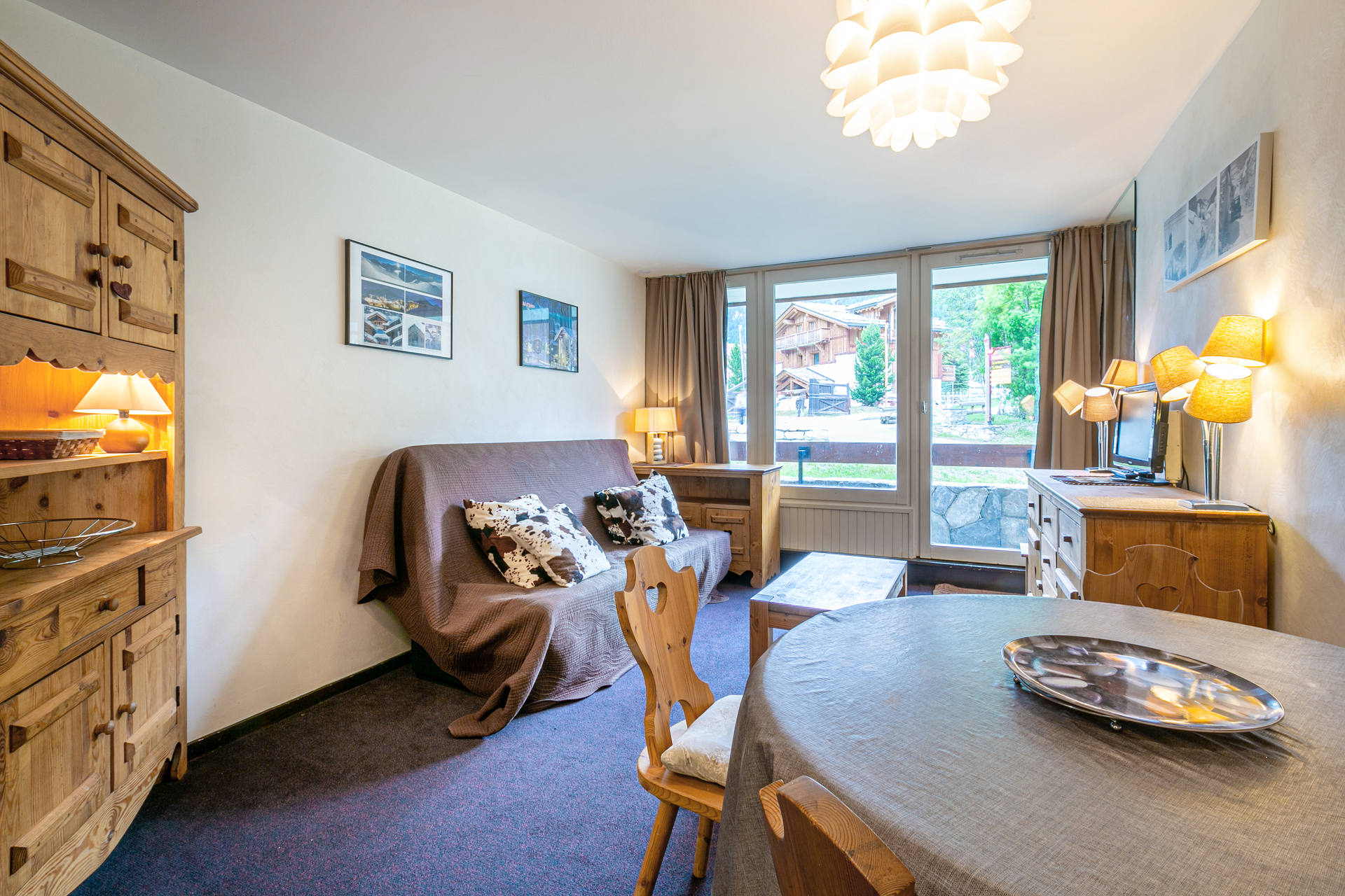 _lv_images__lot_0002340194_03_1457725