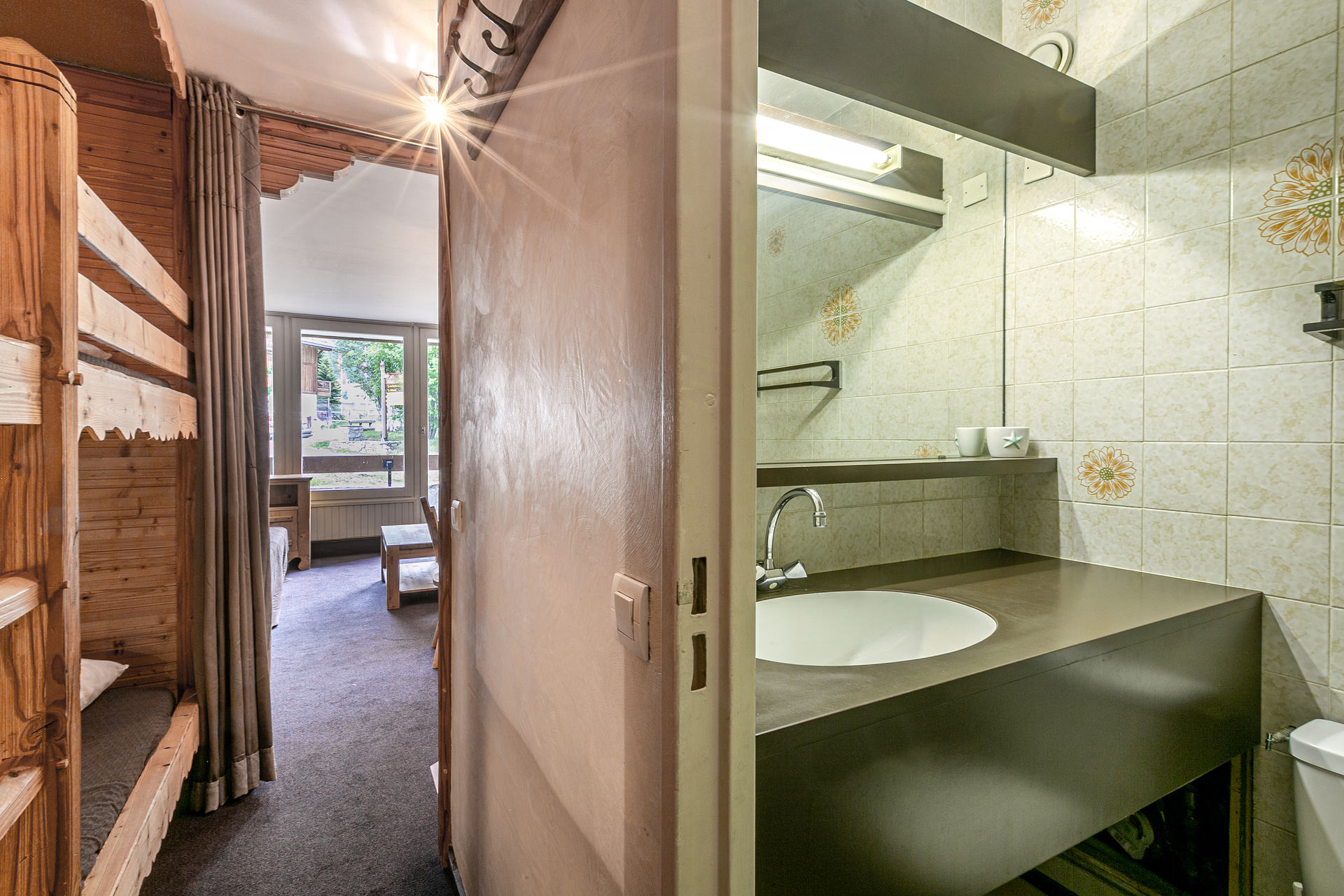 _lv_images__lot_0002340194_08_1457730